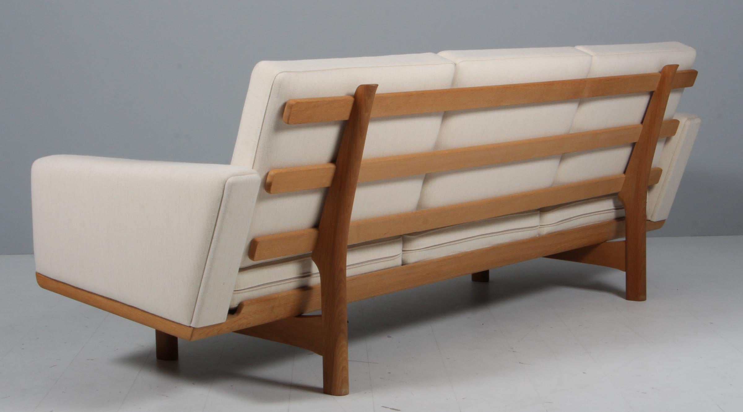 Tissu Canapé trois places Hans J. Wegner en vente
