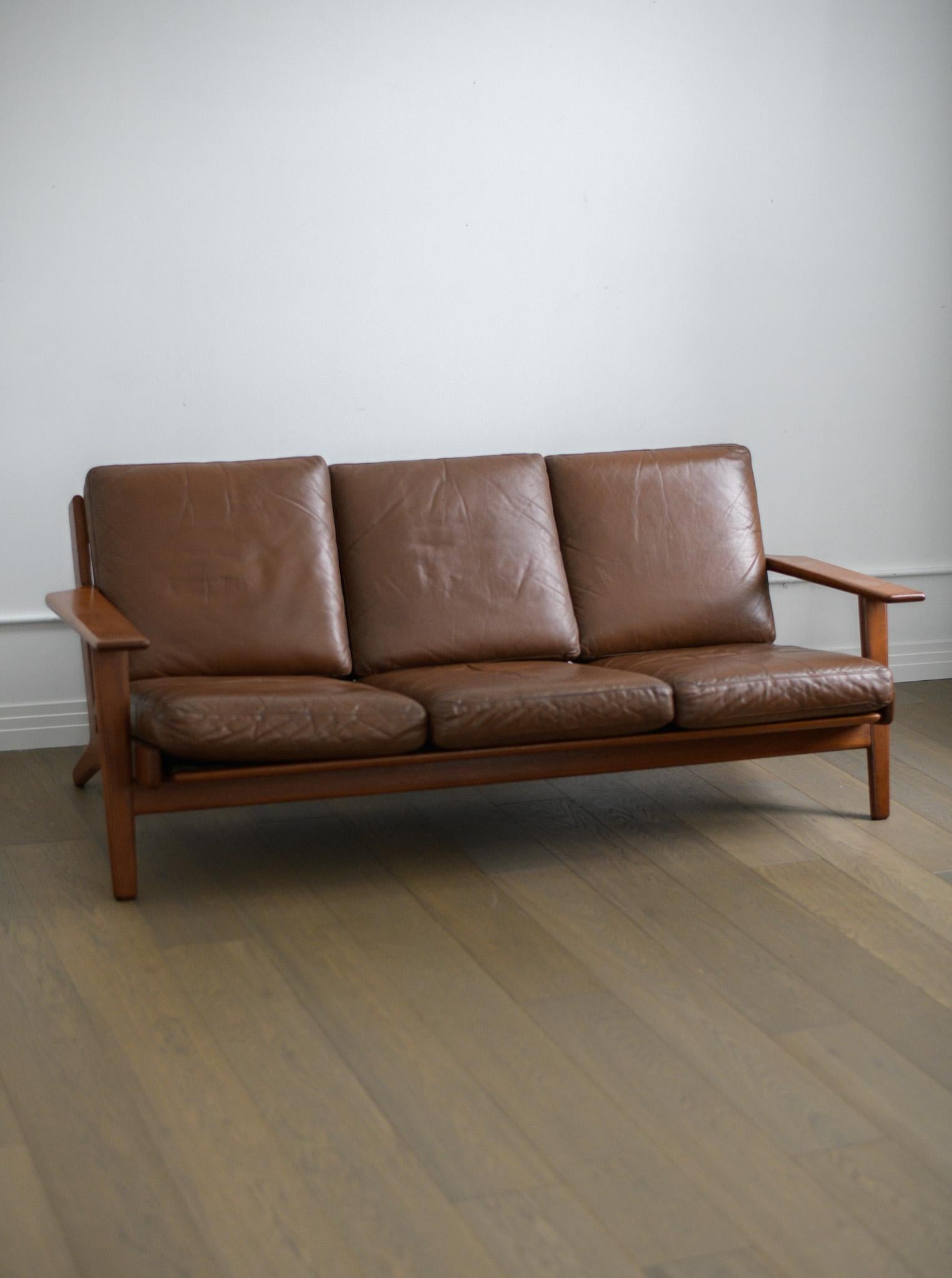 Hans J. Wegner Dreisitziges Sofa in Eiche, Model No. GE 290/3 (Mitte des 20. Jahrhunderts) im Angebot