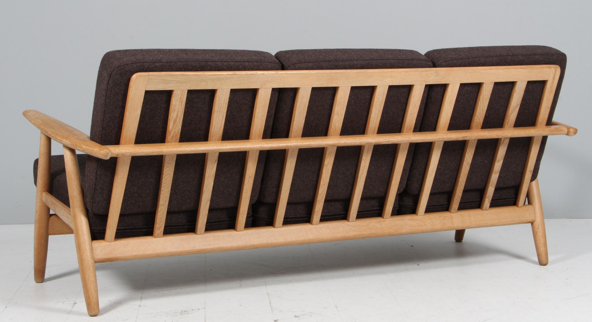 Hans J. Wegner, Three-Seat Sofa, Model 240, Oak, wool, 1970s For Sale 1