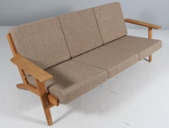 Hans J. Wegner, Dreisitzer-Sofa, Modell 290, Eiche