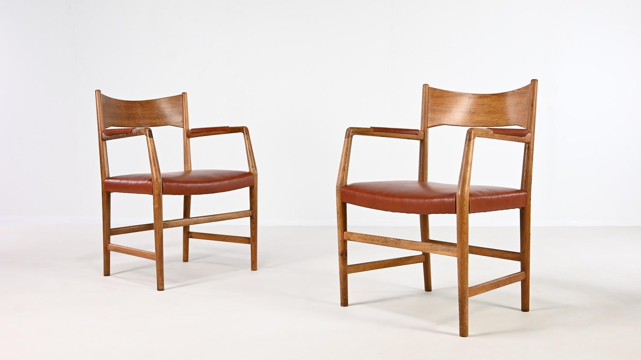 Hans J. Wegner, Town Hall Chair. Denmark, circa 1940
Designed in the early 1940s and originally commissioned for Denmark’s Aarhus City Hall—a project led by renowned architects Arne Jacobsen and Erik Møller, who entrusted Hans J. Wegner with the
