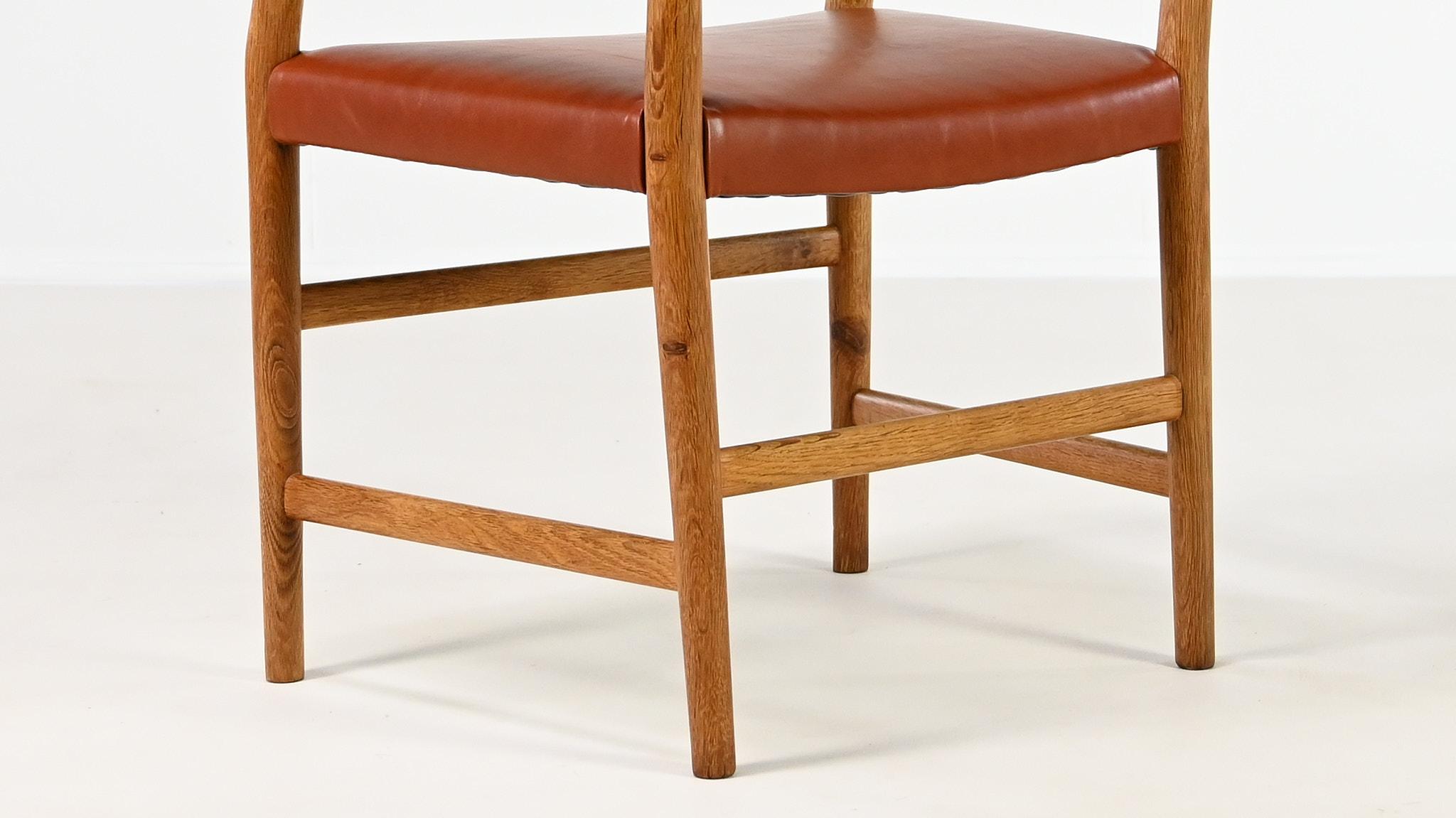 Hans J. Wegner, Town Hall chair. Oak and Leather. Denmark C.1940 For Sale 3