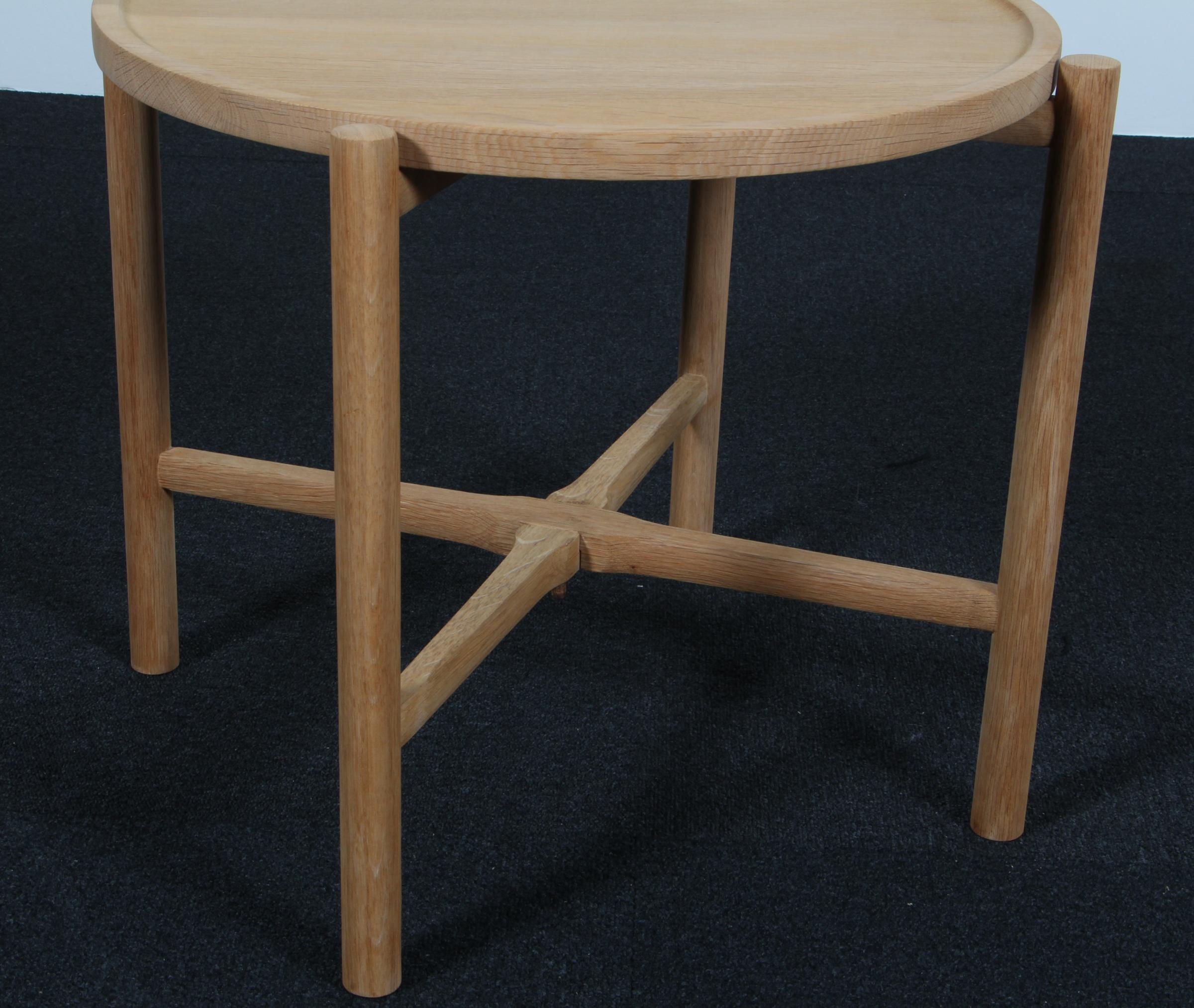 Danish Hans J. Wegner, tray table in solid soap treated oak. PP35 For Sale