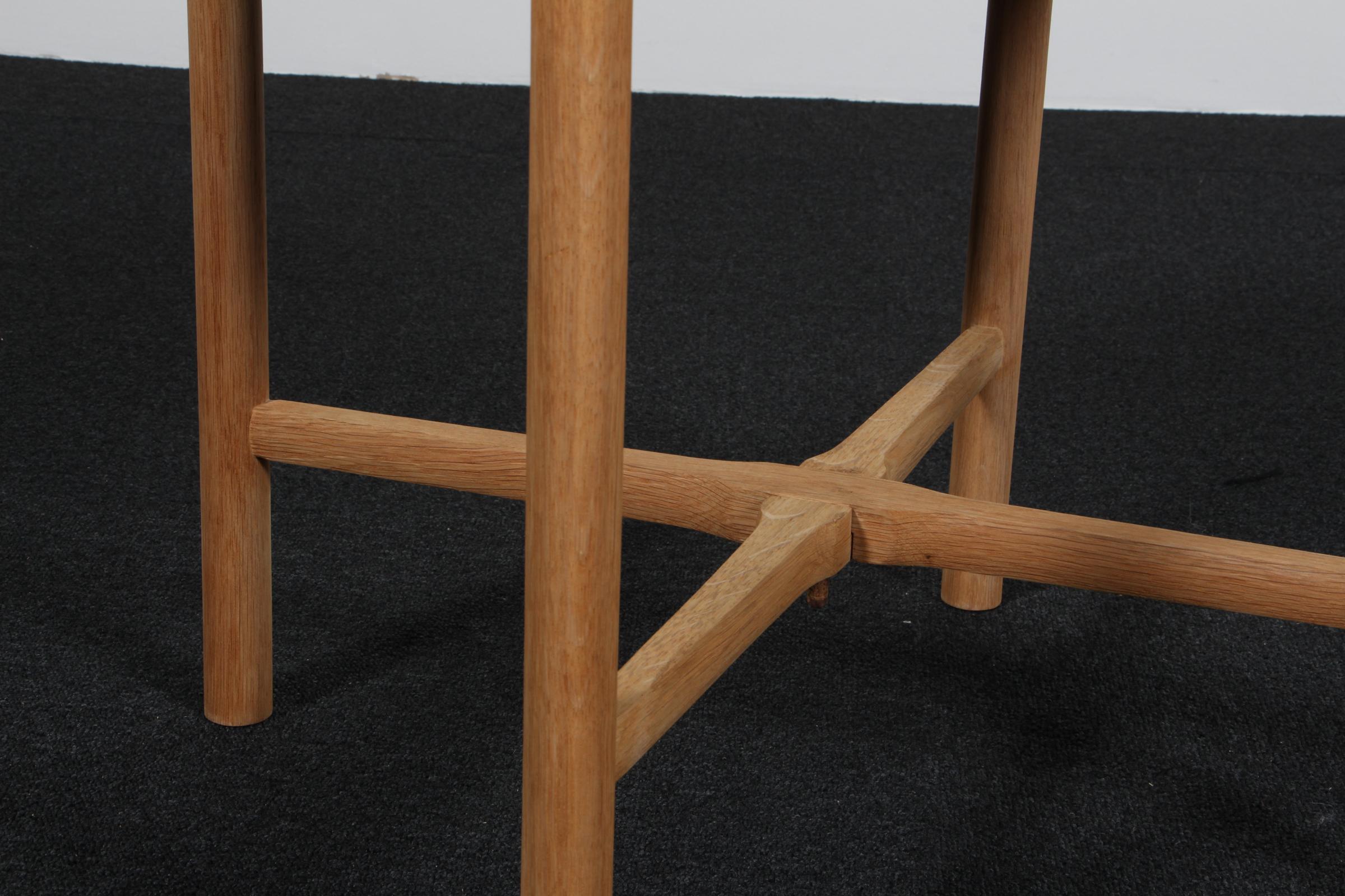 20th Century Hans J. Wegner, tray table in solid soap treated oak. PP35 For Sale