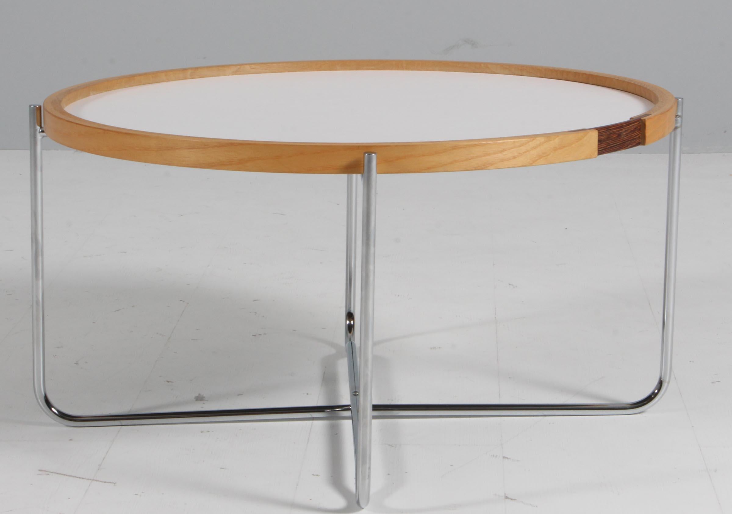 Danish Hans J. Wegner tray table, oak, wenge, steel and formica. Model GE453 For Sale