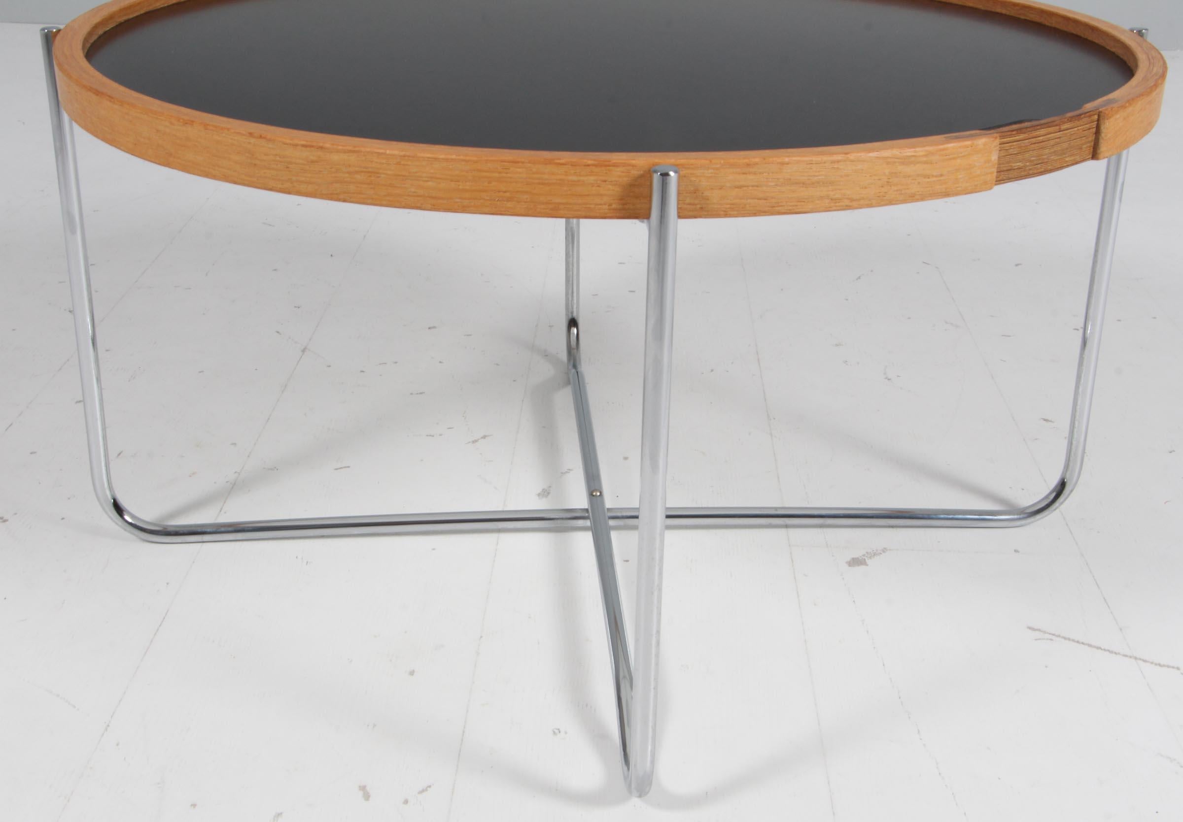 Hans J. Wegner tray table, oak, wenge, steel and formica. Model GE453 In Good Condition For Sale In Esbjerg, DK