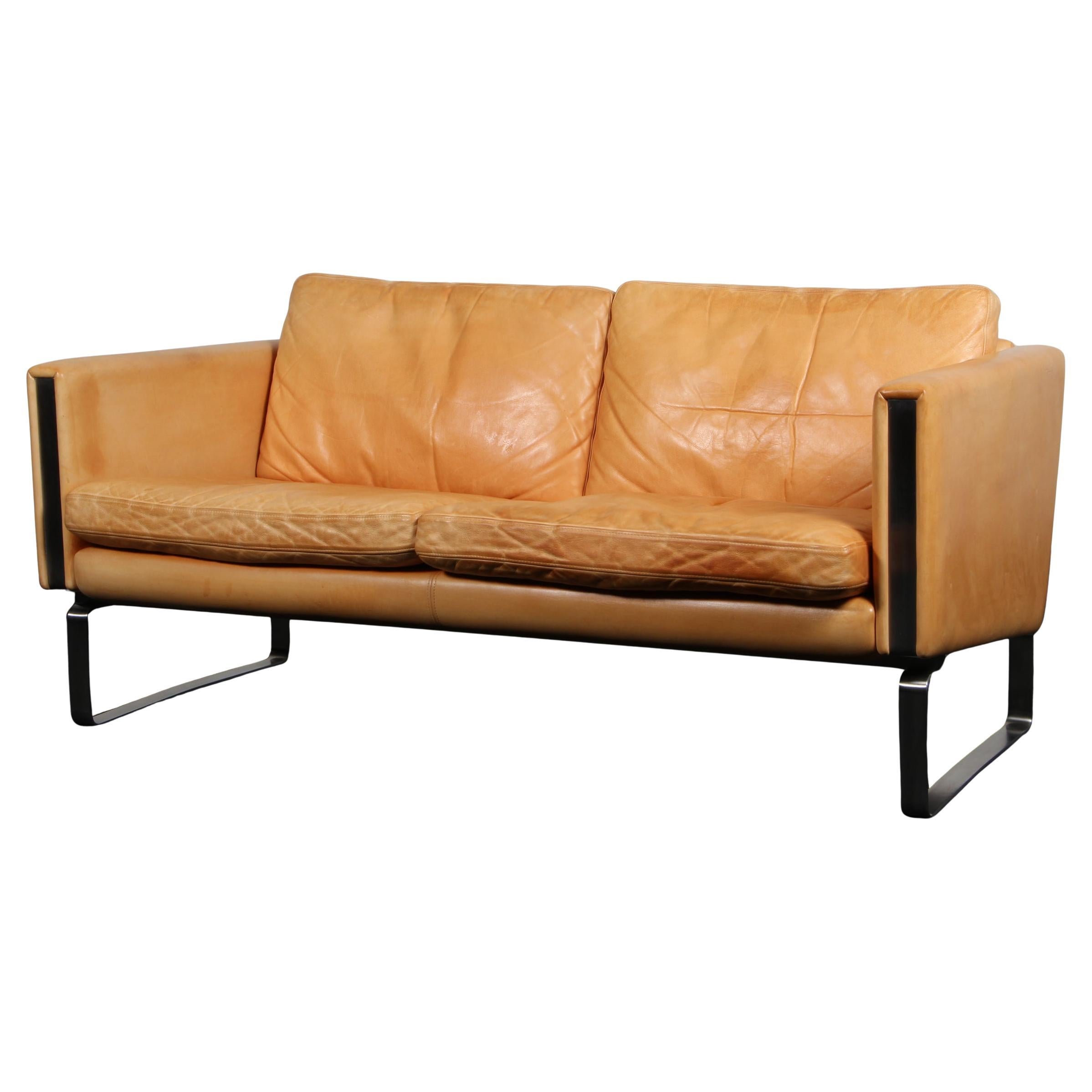 Hans J. Wegner Two-Seat Sofa, steel and nature leather. CH102 im Angebot