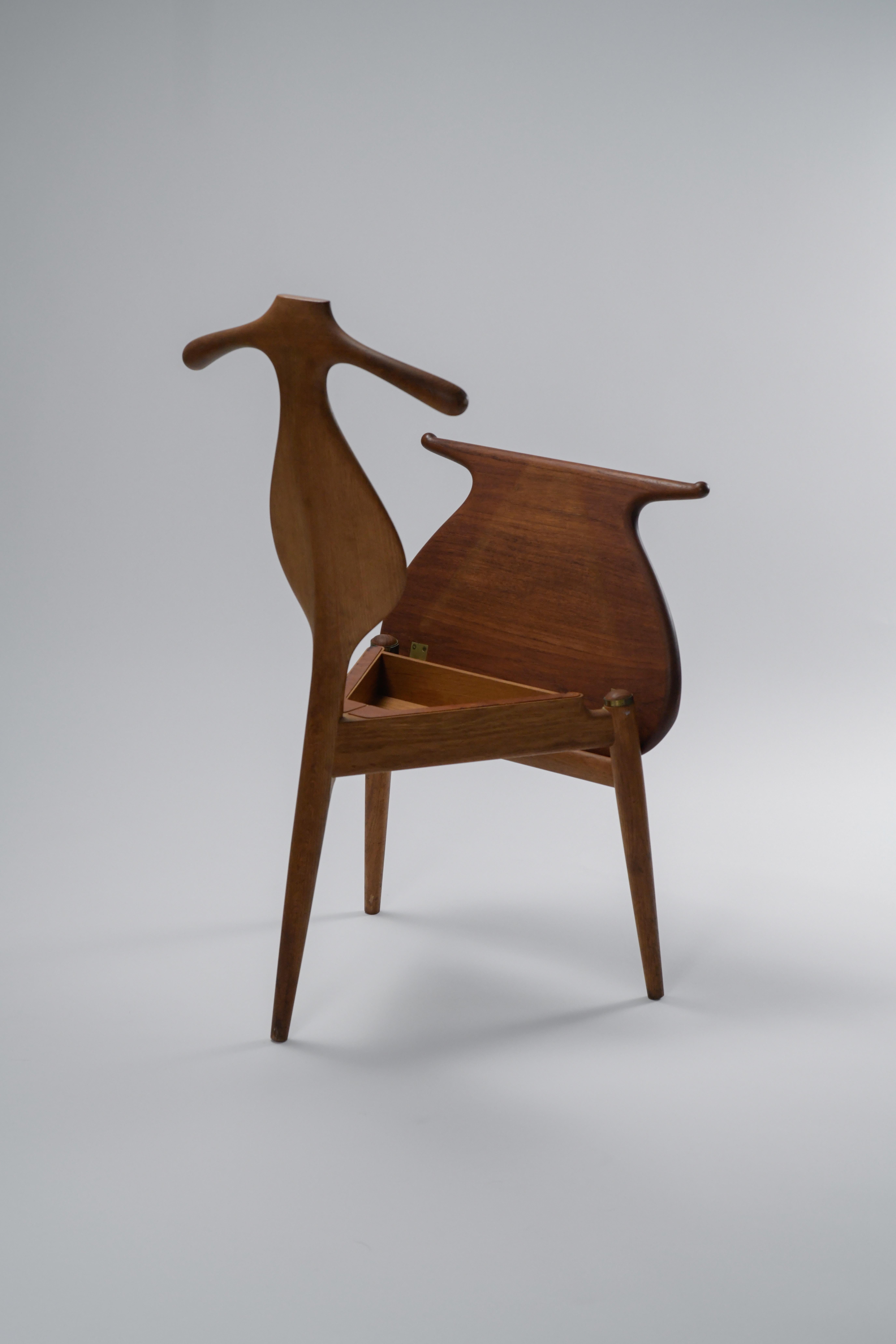 Mid-Century Modern Hans J. Wegner Valet Chair for Johannes Hansen  For Sale