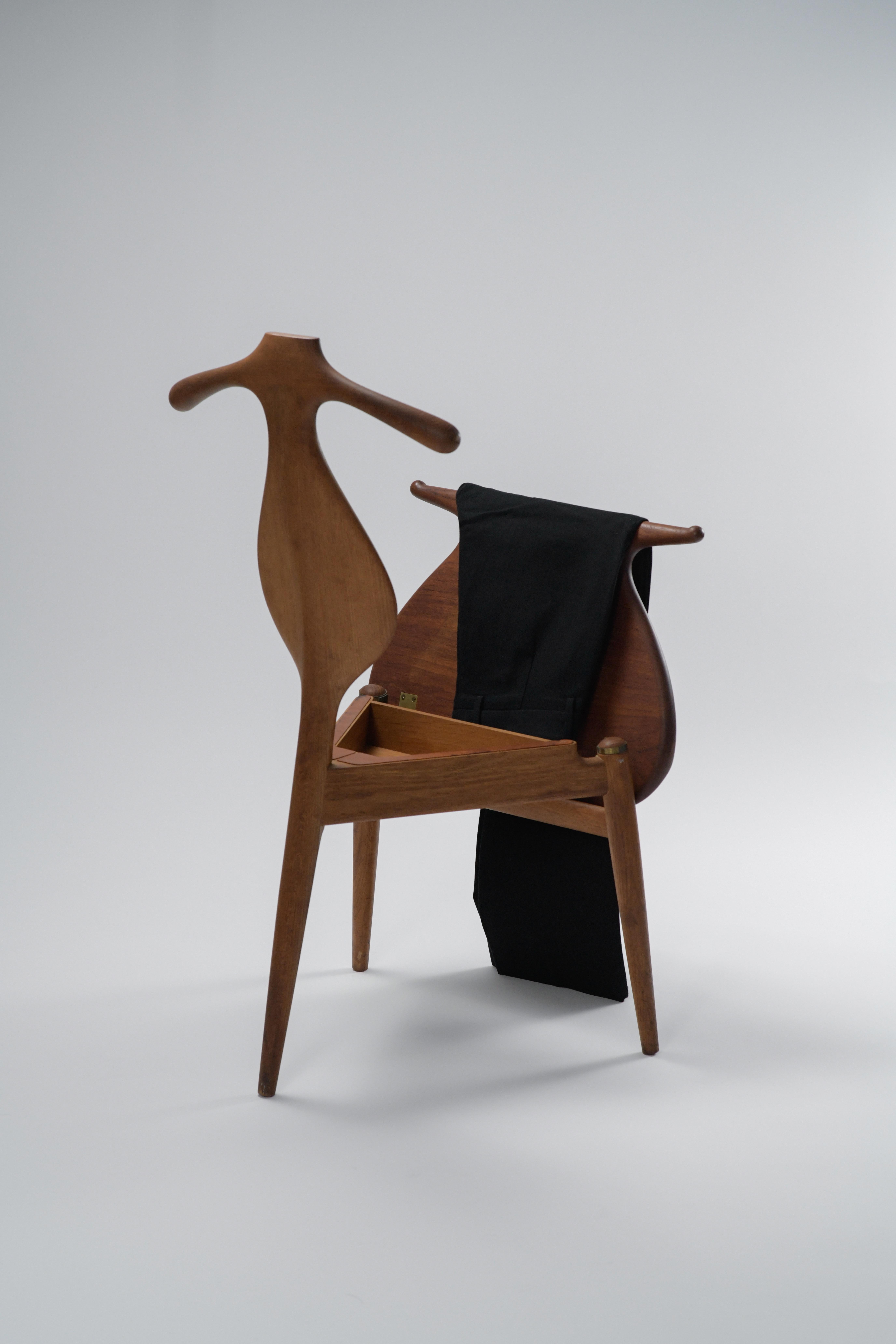 20th Century Hans J. Wegner Valet Chair for Johannes Hansen  For Sale