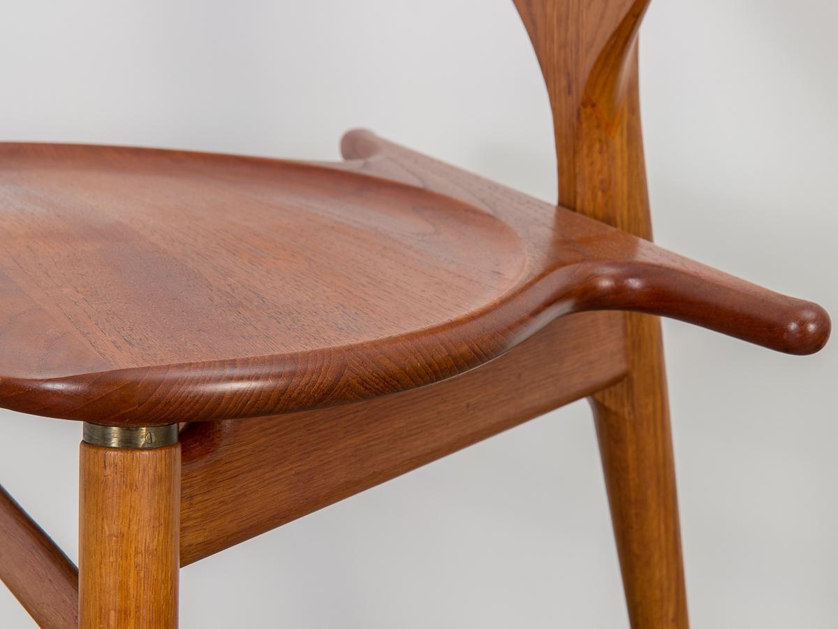 Hans J. Wegner Valet Chair In Good Condition For Sale In Brooklyn, NY