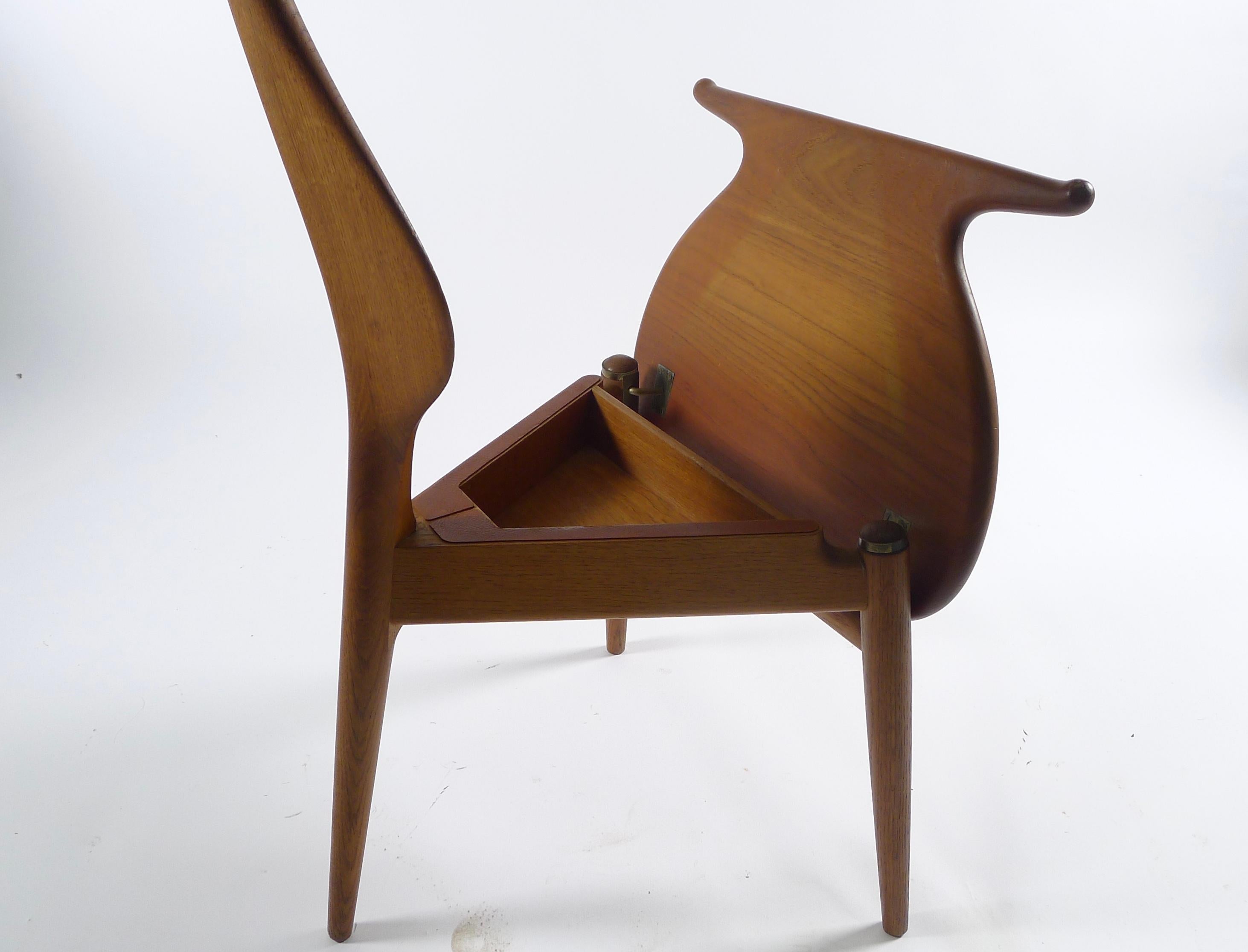 Hans J. Wegner, Valet Chair, Modell JH540 in Teak und Eiche, Entwurf 1953, gestempelt (Mitte des 20. Jahrhunderts) im Angebot