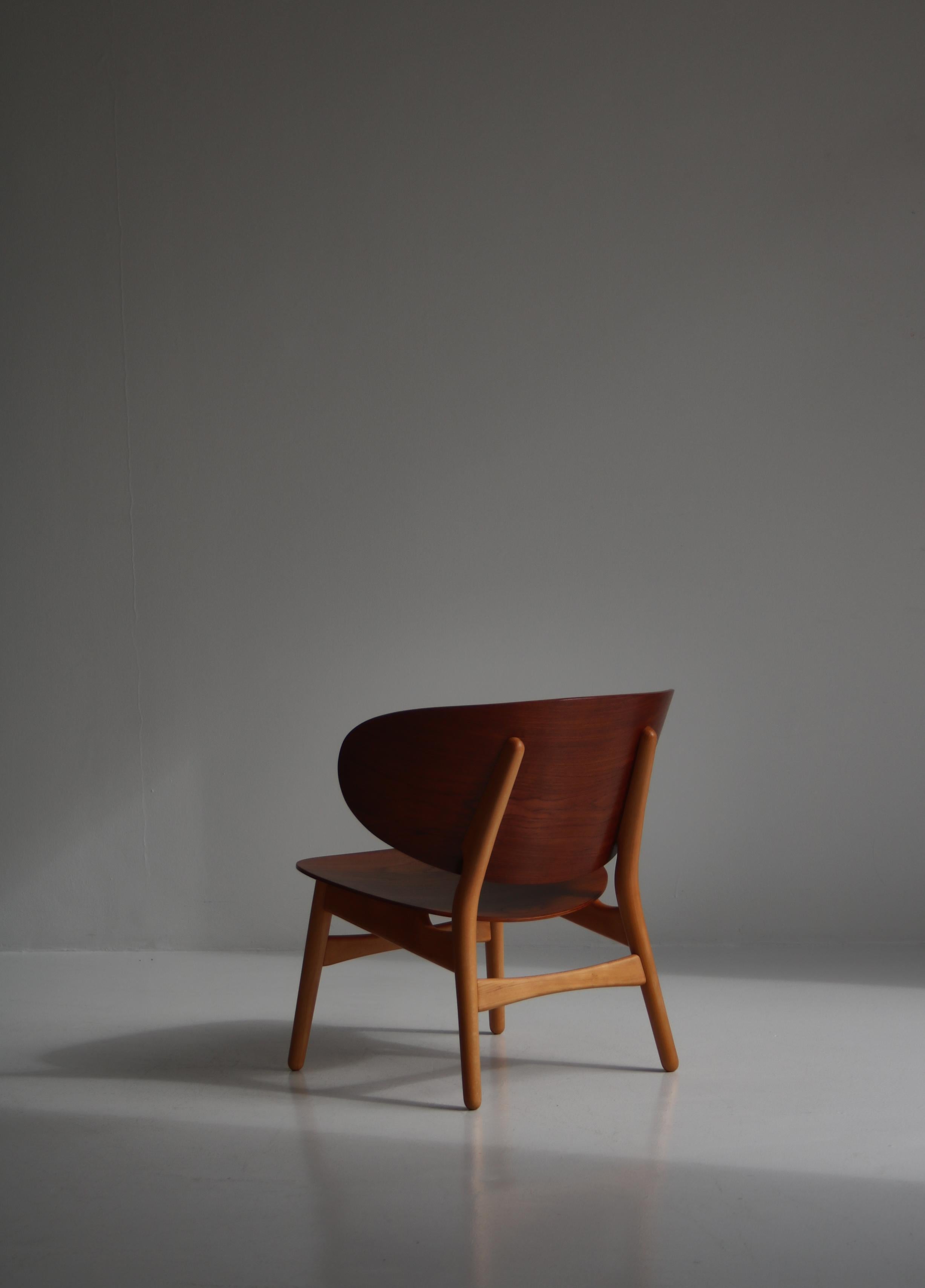 Danois Fauteuil de salon Venus de Hans J. Wegner modèle Fritz Hansen FH 1736 en teck et hêtre en vente