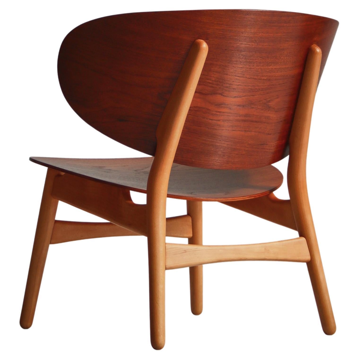 Hans J. Wegner "Venus" Lounge Chair Fritz Hansen Model "FH 1736" in Teak & Beech For Sale