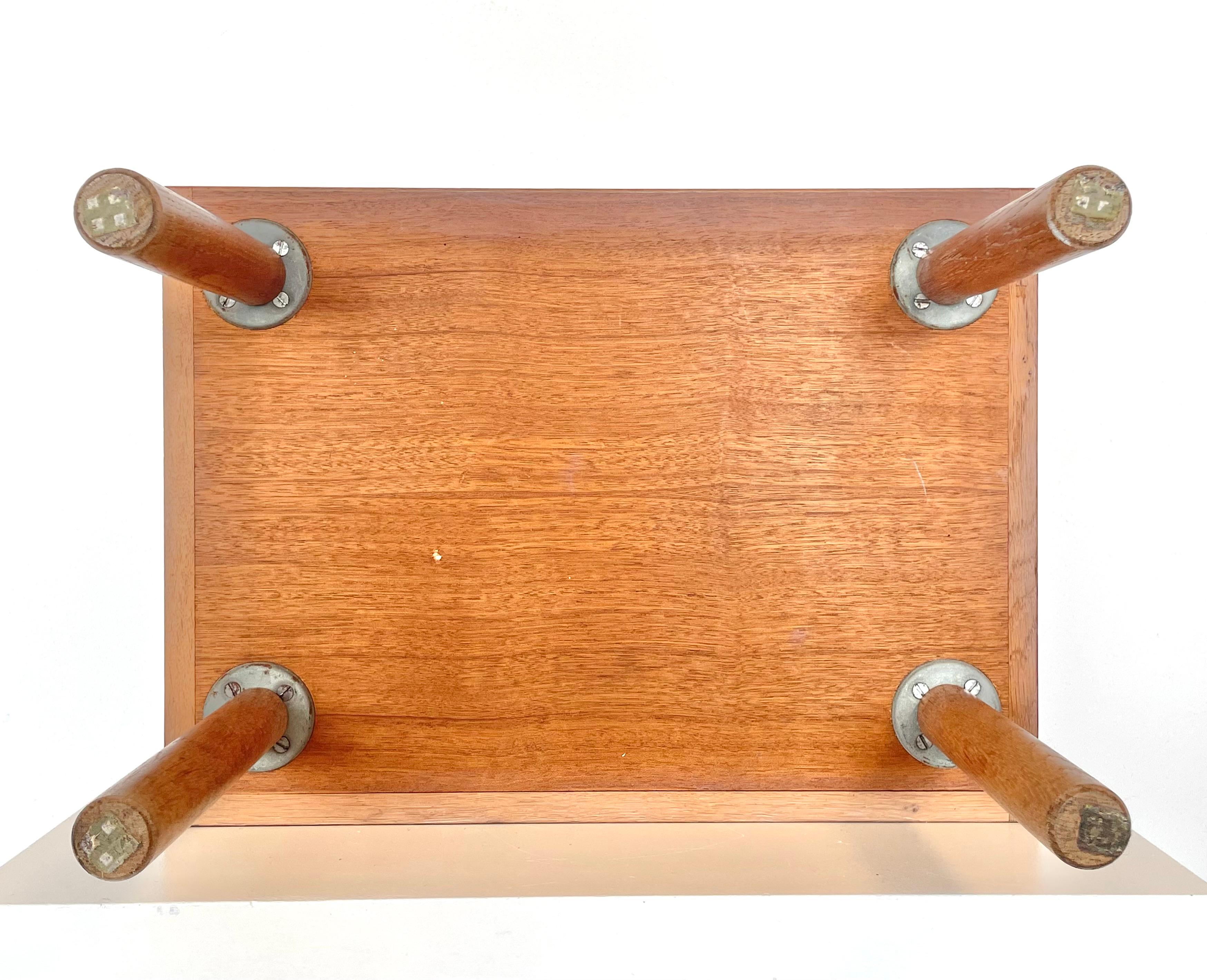 Wood Hans J. Wegner vintage GE-430 night stand in oak cirka 1960s For Sale