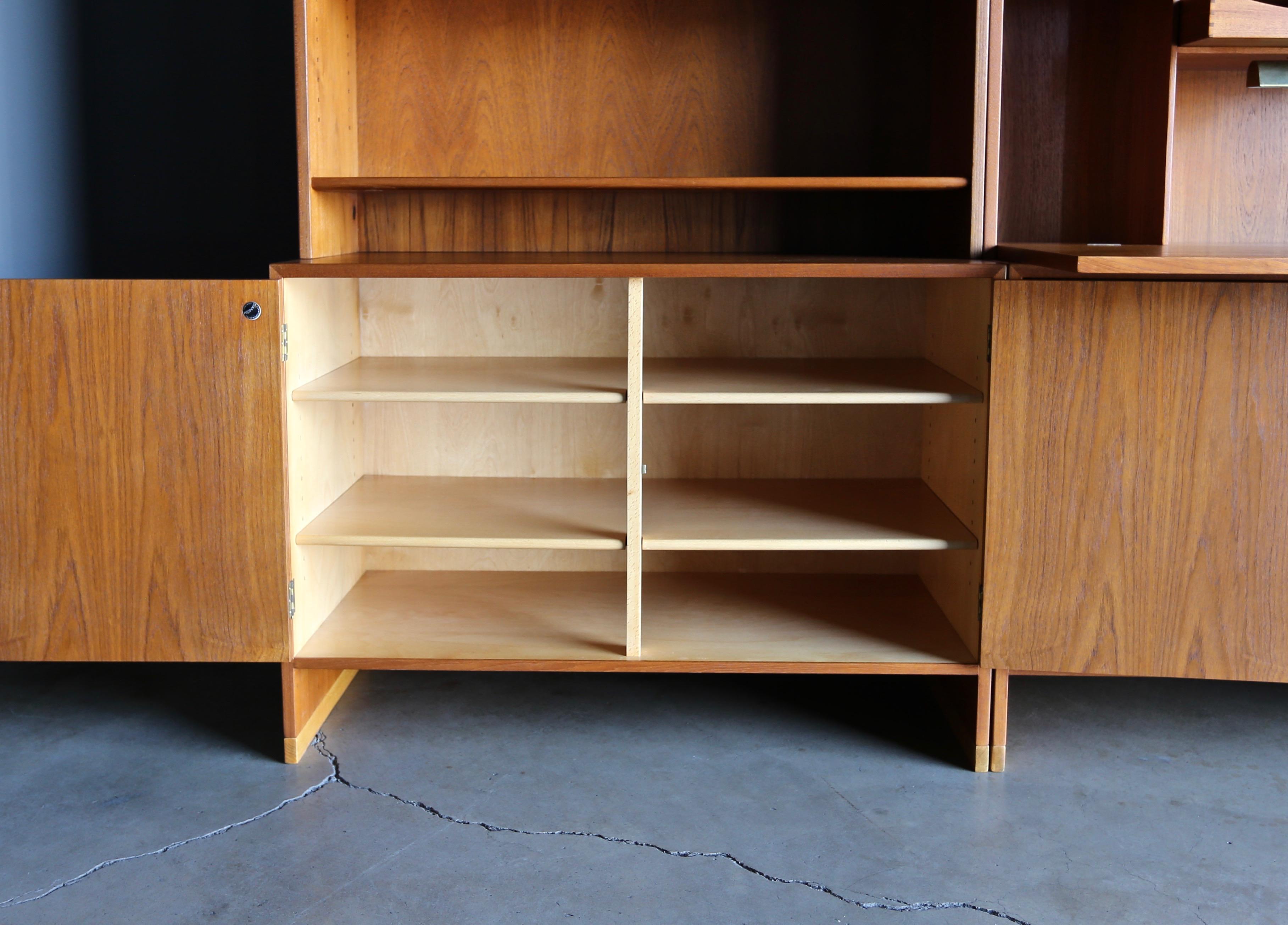 Hans J. Wegner Wall Unit for Ry Møbler, circa 1960 4