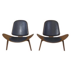 Hans J. Wegner Walnut CH 07 Shell Chairs in Black Leather