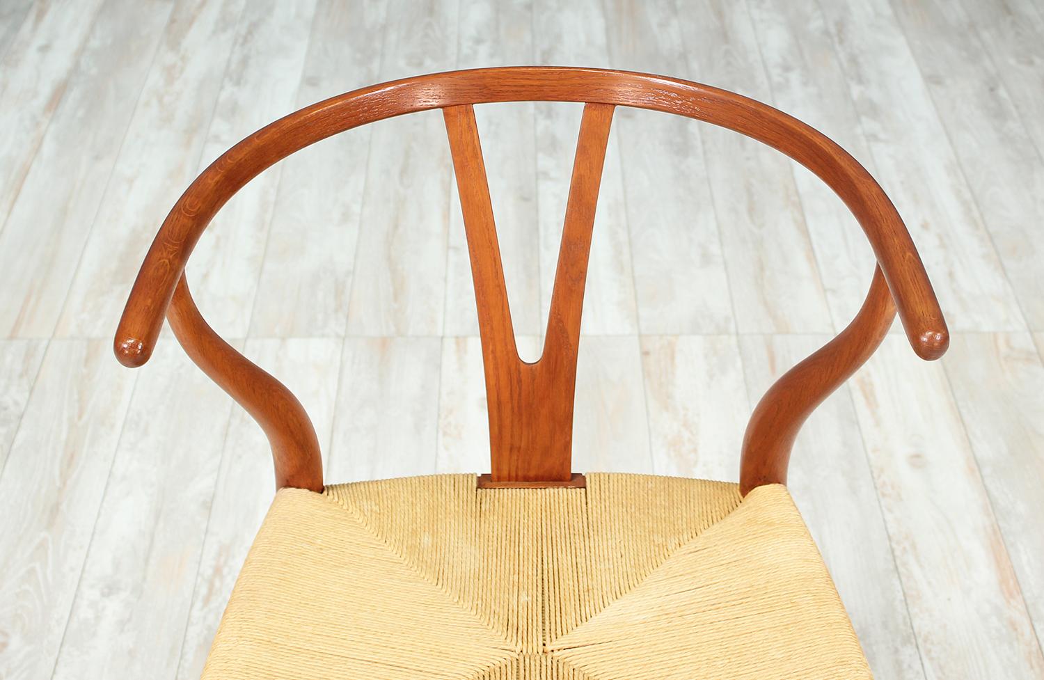 Hans J. Wegner “Wishbone” CH-24 Dining Chairs for Carl Hansen & Søn 2