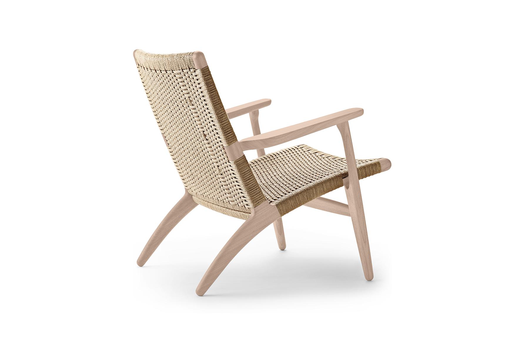 Mid-Century Modern Hans J. Wegner’s Ch25 Lounge Chair