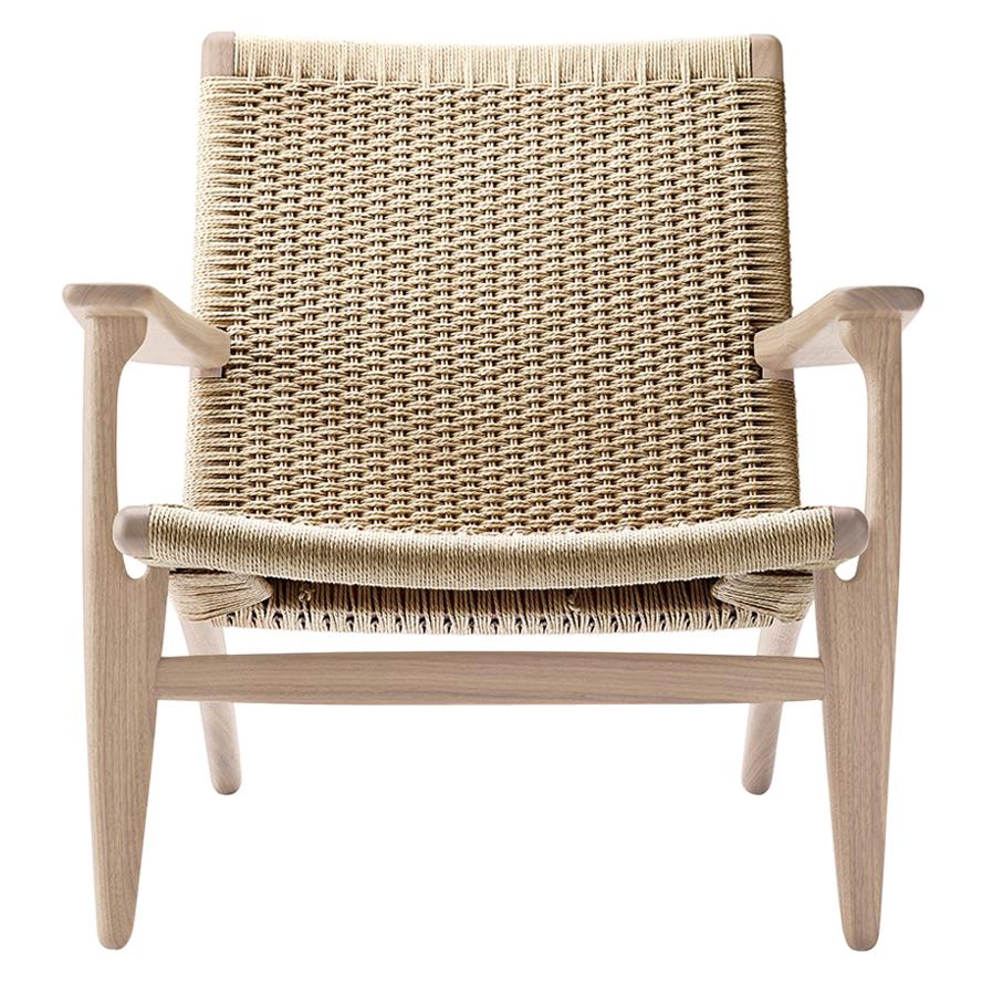 Hans J. Wegner’s Ch25 Lounge Chair