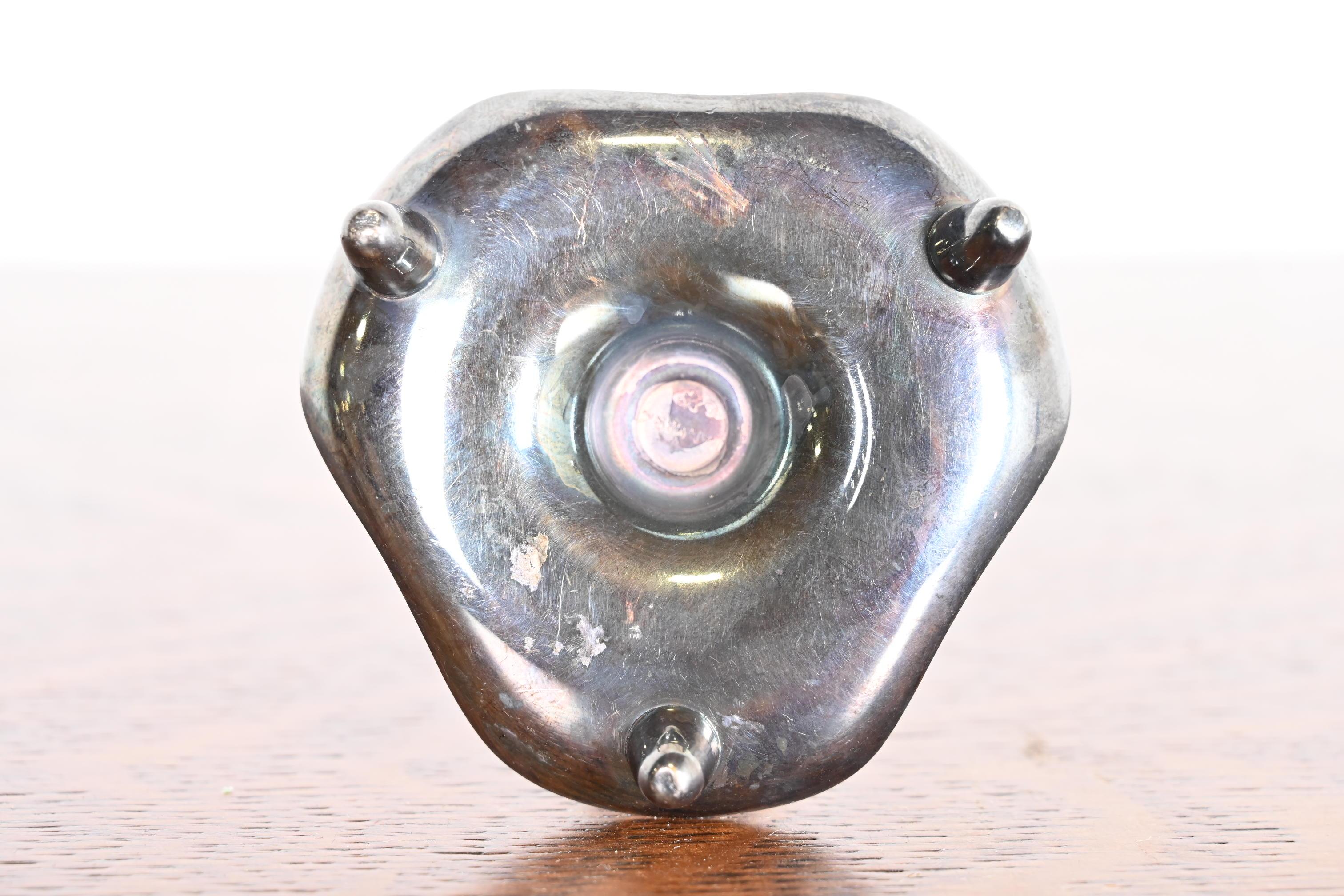 Candelieri moderni danesi Hans Jensen in silverplate con giglio di calla, coppia in vendita 3