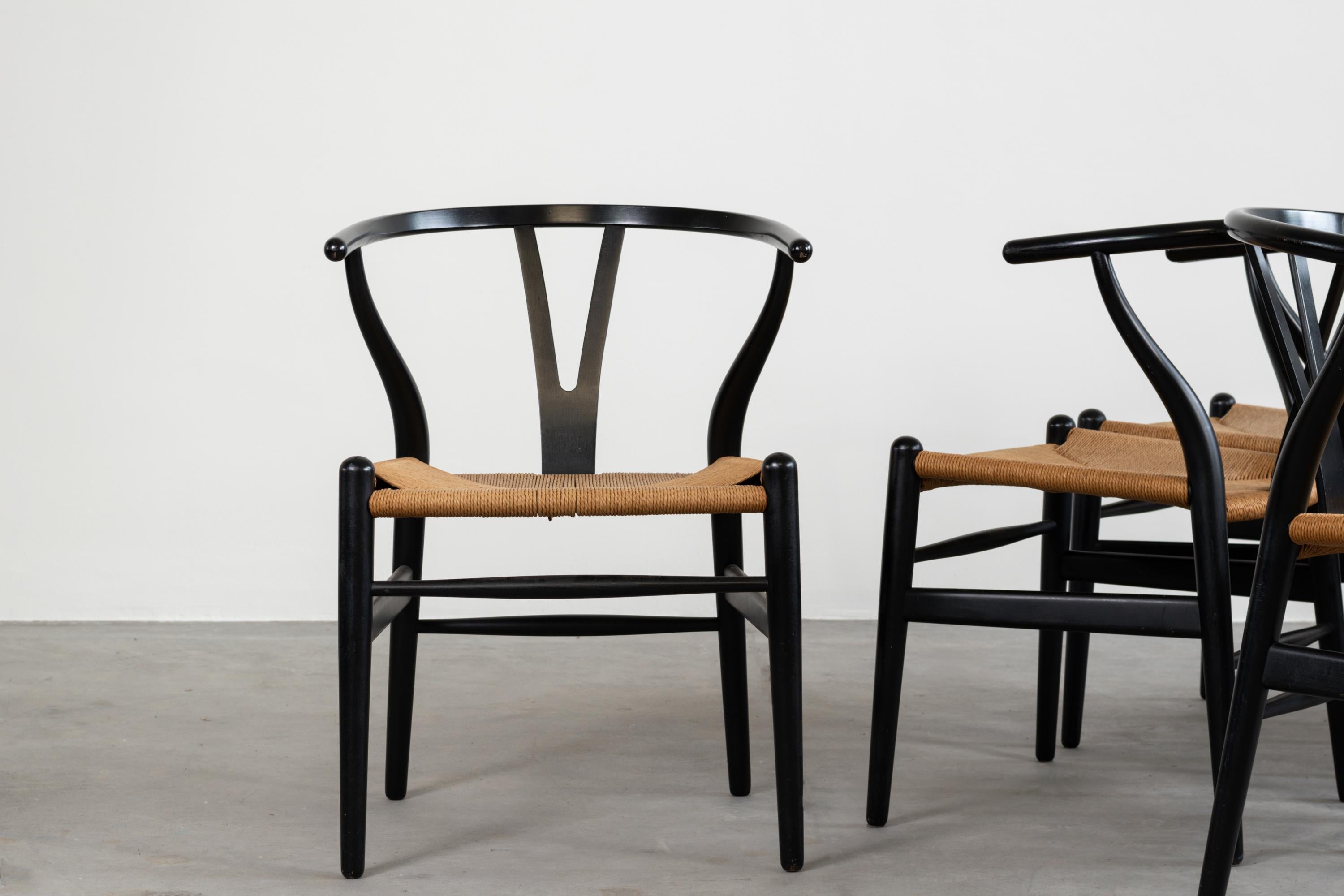 Hans Jorgen Wegner Set of Six Chairs CH24 Carl Hansen & Son Production, 1960 In Good Condition In Montecatini Terme, IT