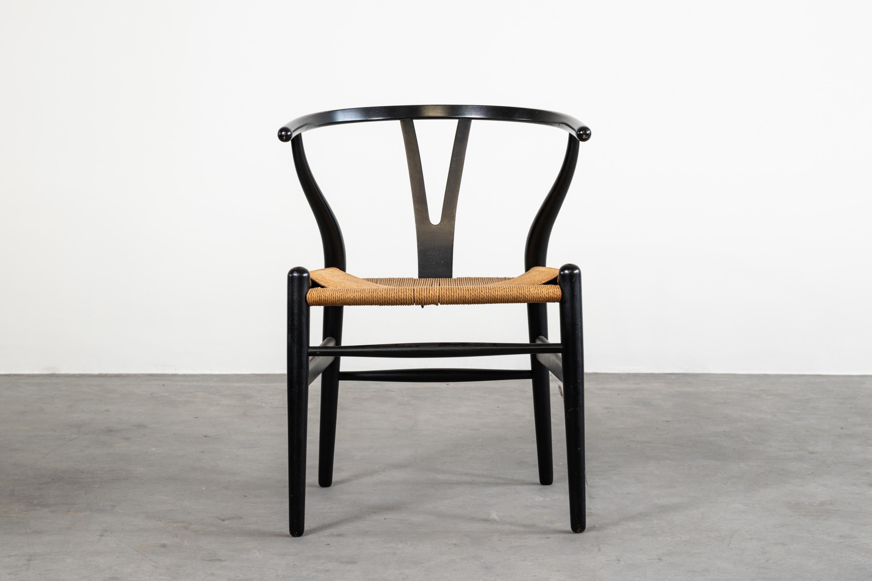 Mid-20th Century Hans Jorgen Wegner Set of Six Chairs CH24 Carl Hansen & Son Production, 1960