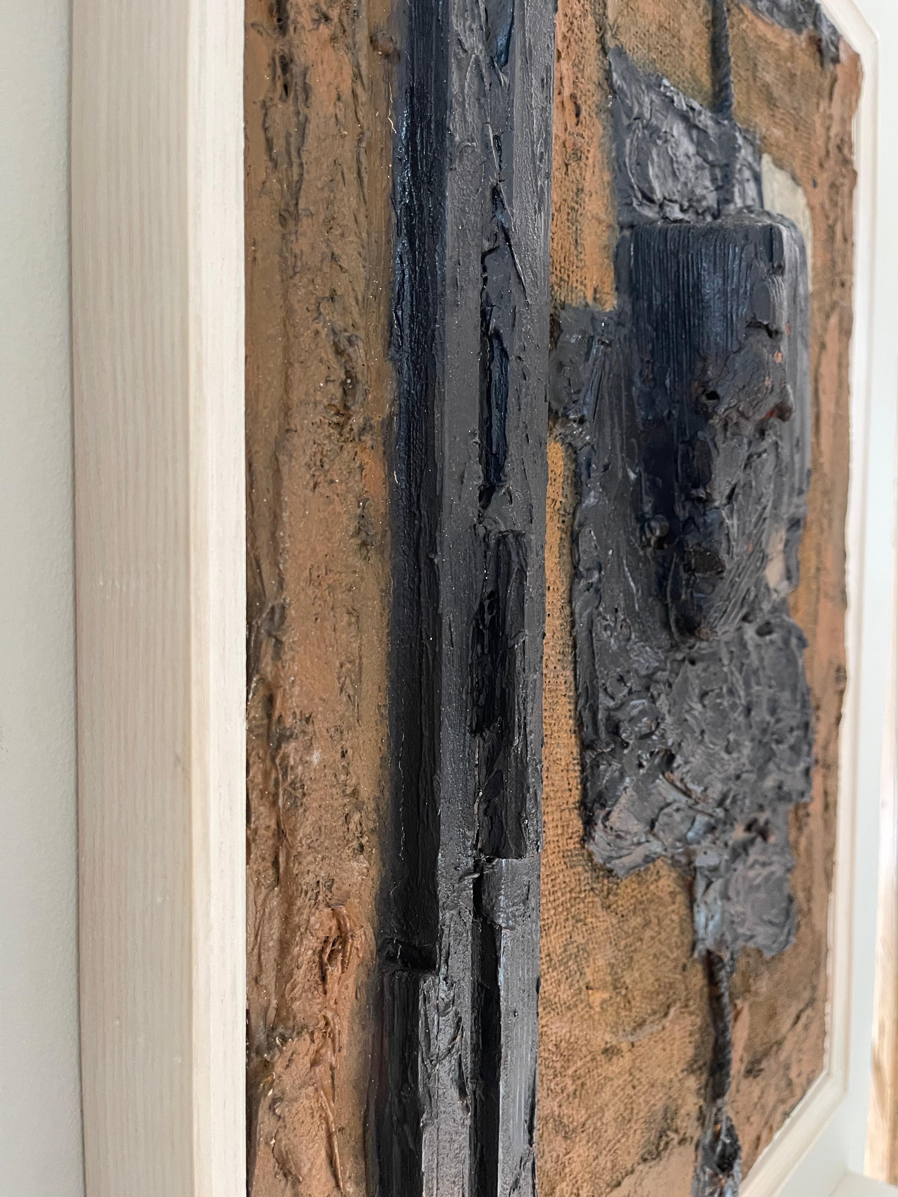Scopri il fascino accattivante di questa composizione astratta di assemblaggio dell'artista tedesco (Hannover) Hans-Jürgen Breuste (1933-2012). Realizzato con tecniche miste su una tavola di legno, combina legno, ottone, corda e tela. Gli elementi
