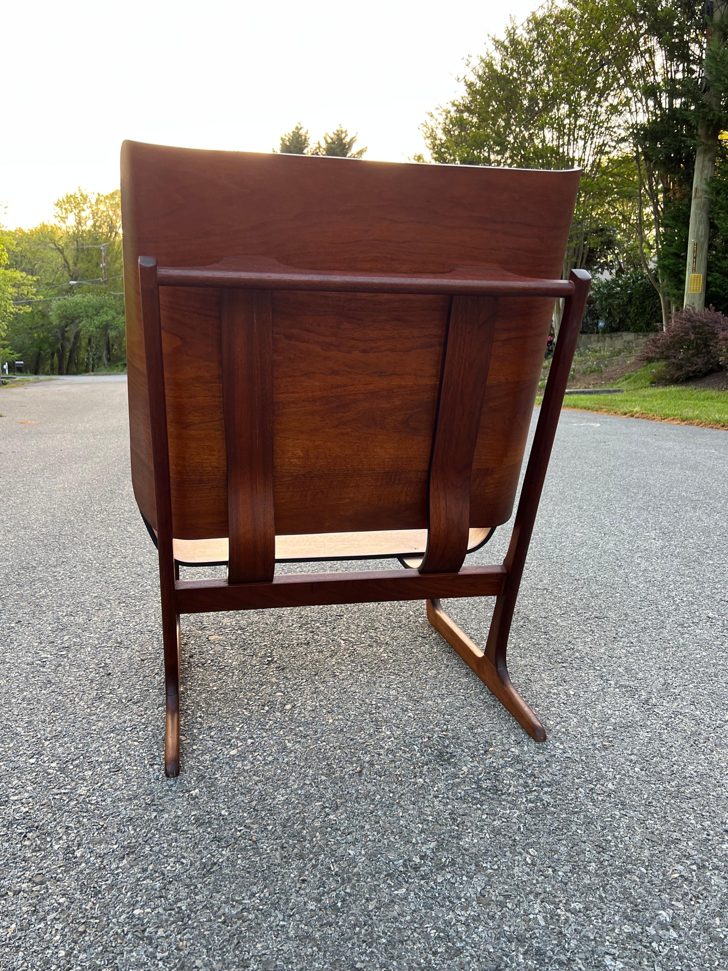 Hans Juergens Deco House Walnut Sled Lounge Chair Grete Jalk 1960s In Good Condition For Sale In Fort Washington, MD