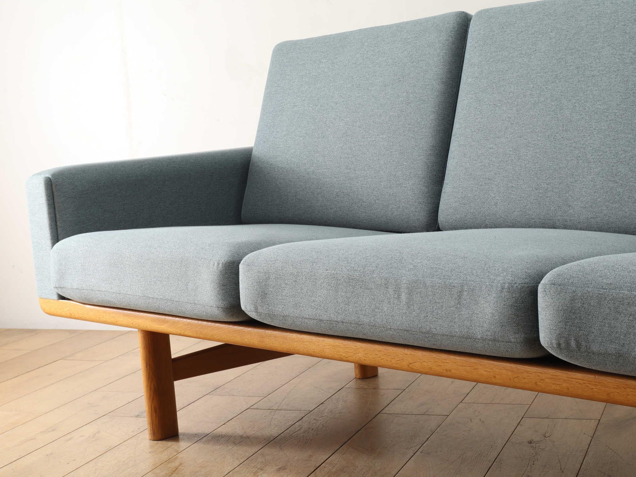 Hans. J.Wegner Canapé 3 places GE236 en vente 3