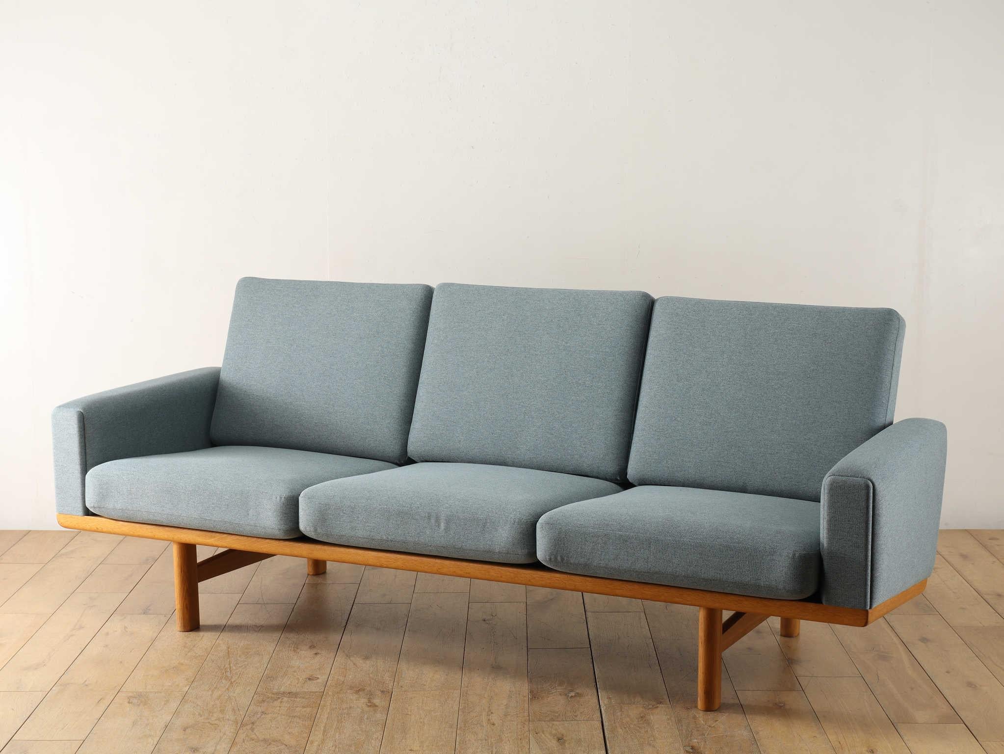 Danois Hans. J.Wegner Canapé 3 places GE236 en vente