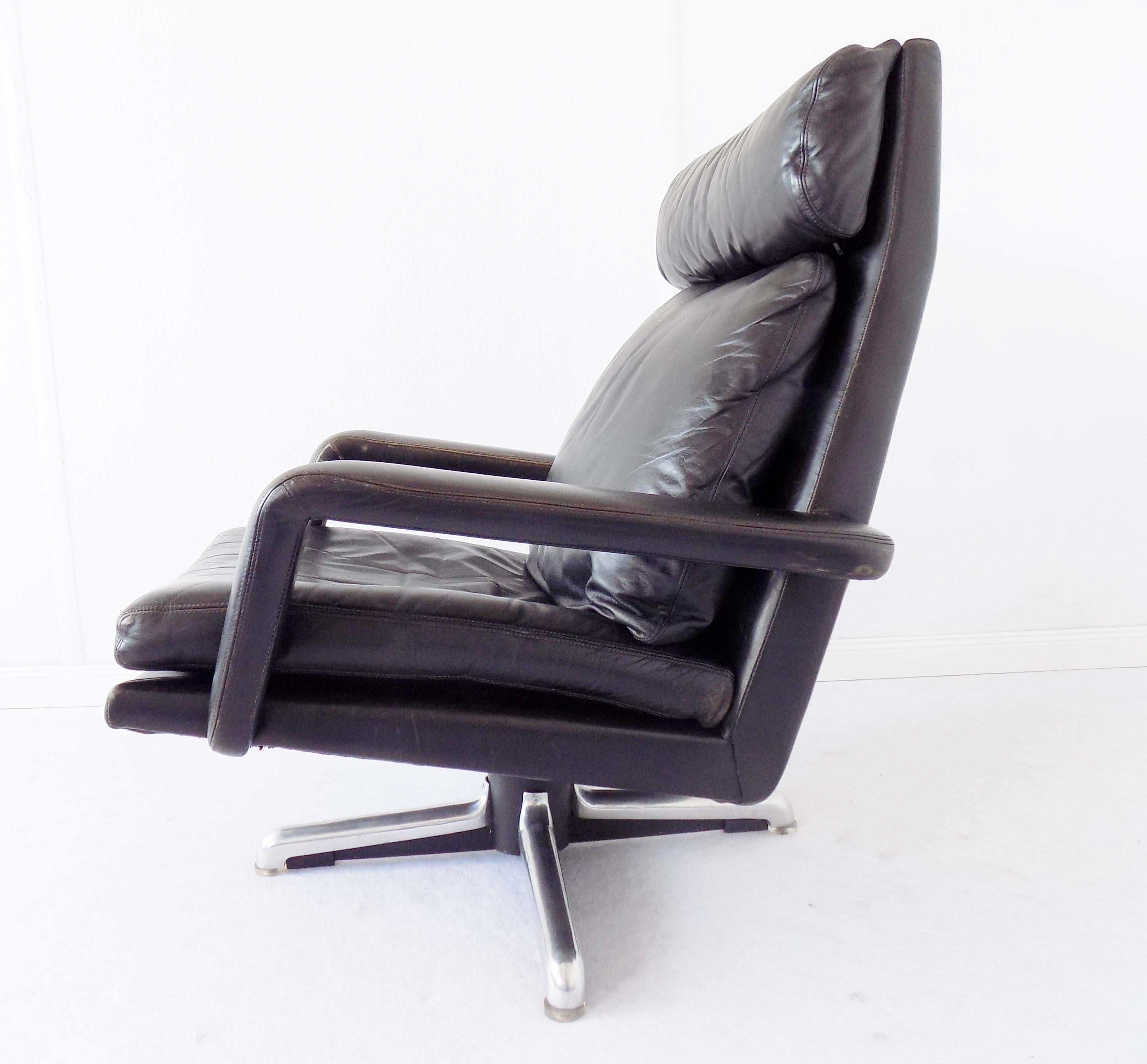 Hans Kaufeld Lounge Chair, German, Black leather, mid-century modern, swivel For Sale 4