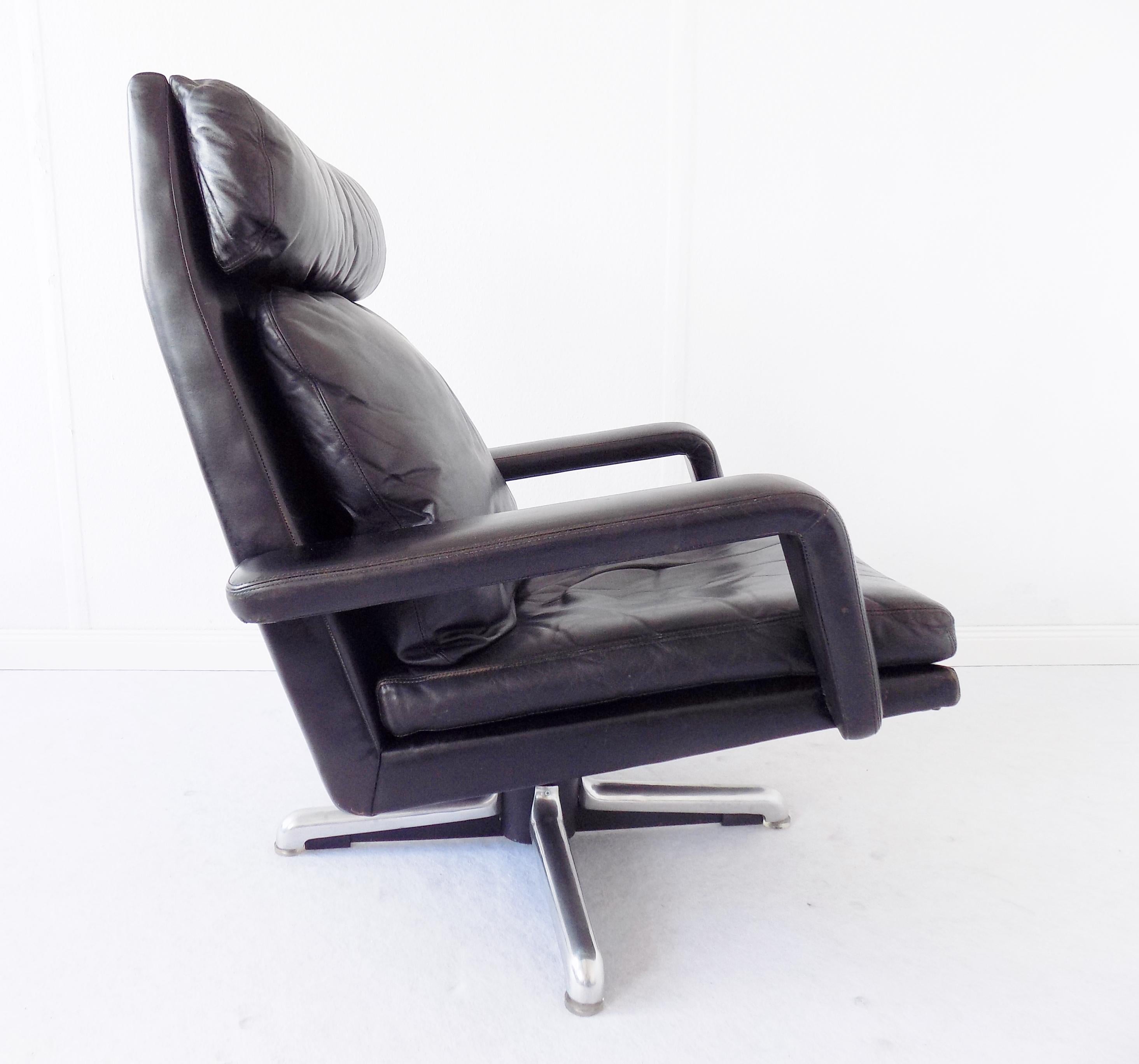 Leather Hans Kaufeld Lounge Chair, German, Black leather, mid-century modern, swivel For Sale