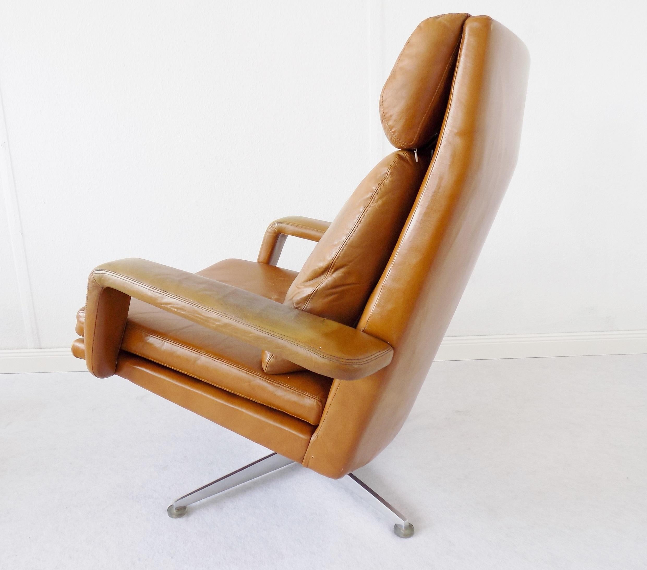 Leather Hans Kaufeld Lounge Chair, Caramel leather, German, mid-century modern, swivel For Sale