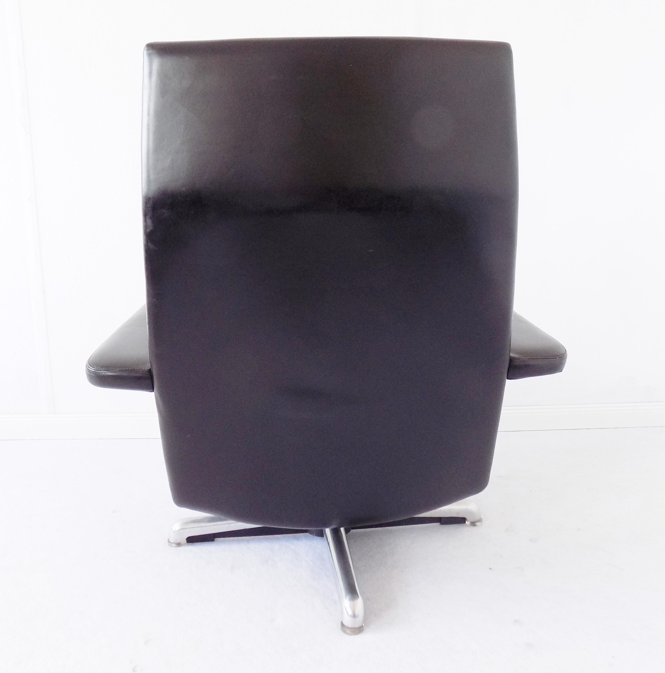 Hans Kaufeld Lounge Chair, German, Black leather, mid-century modern, swivel For Sale 2