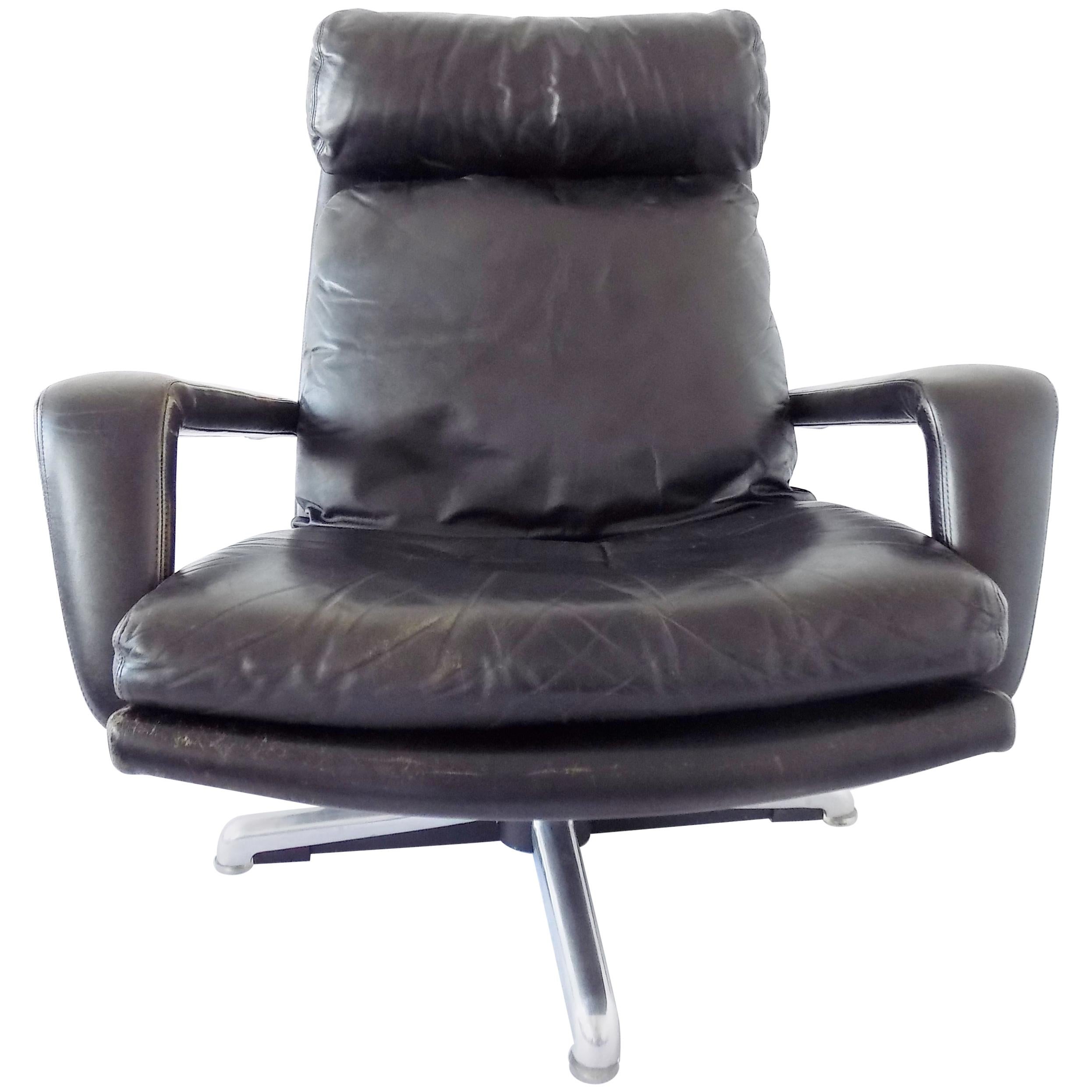 Hans Kaufeld Lounge Chair, German, Black leather, mid-century modern, swivel For Sale