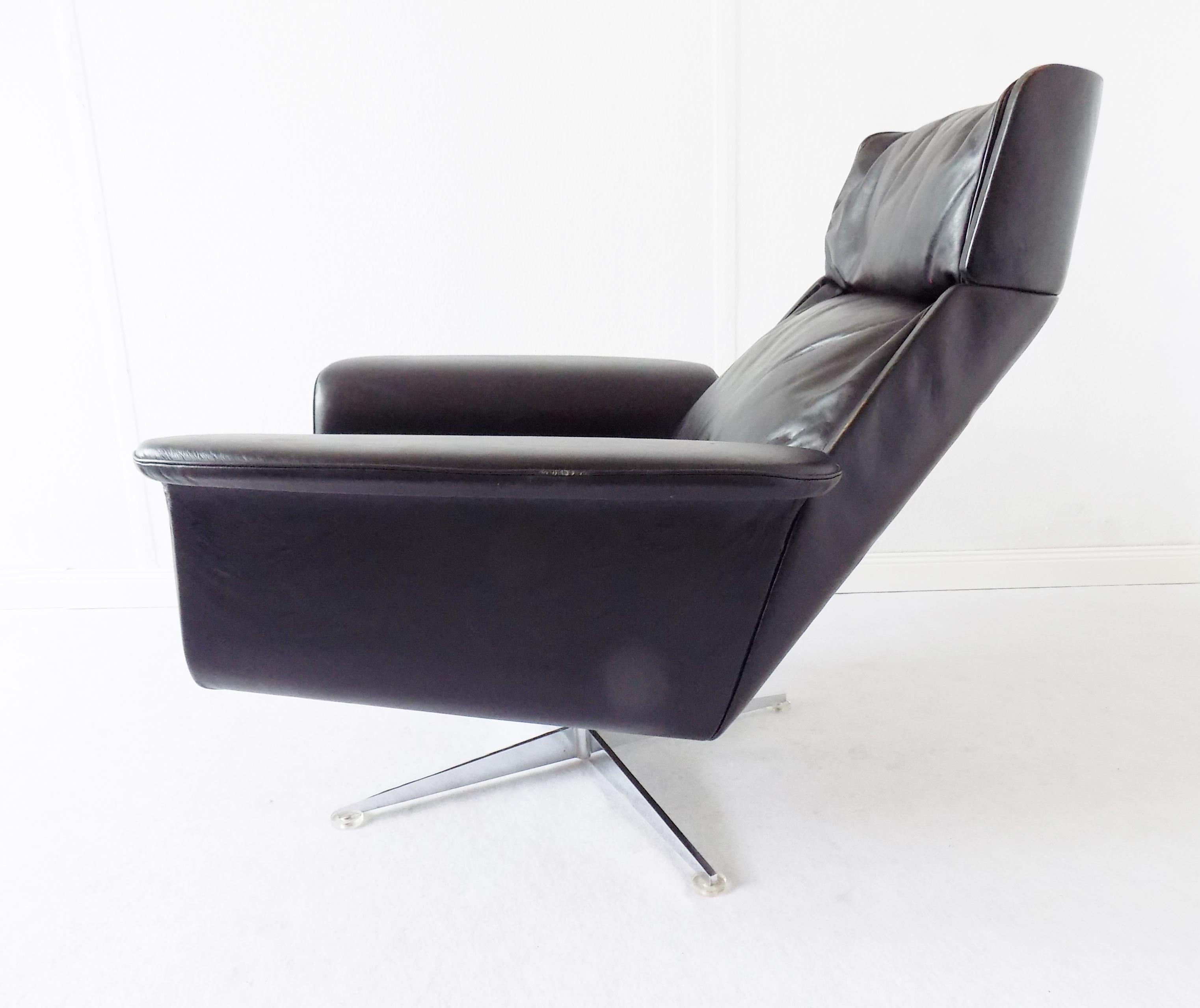 Mid-Century Modern Hans Kaufeld Siesta 62 avec pouf en cuir, fauteuil de salon moderne du milieu du siècle dernier en vente