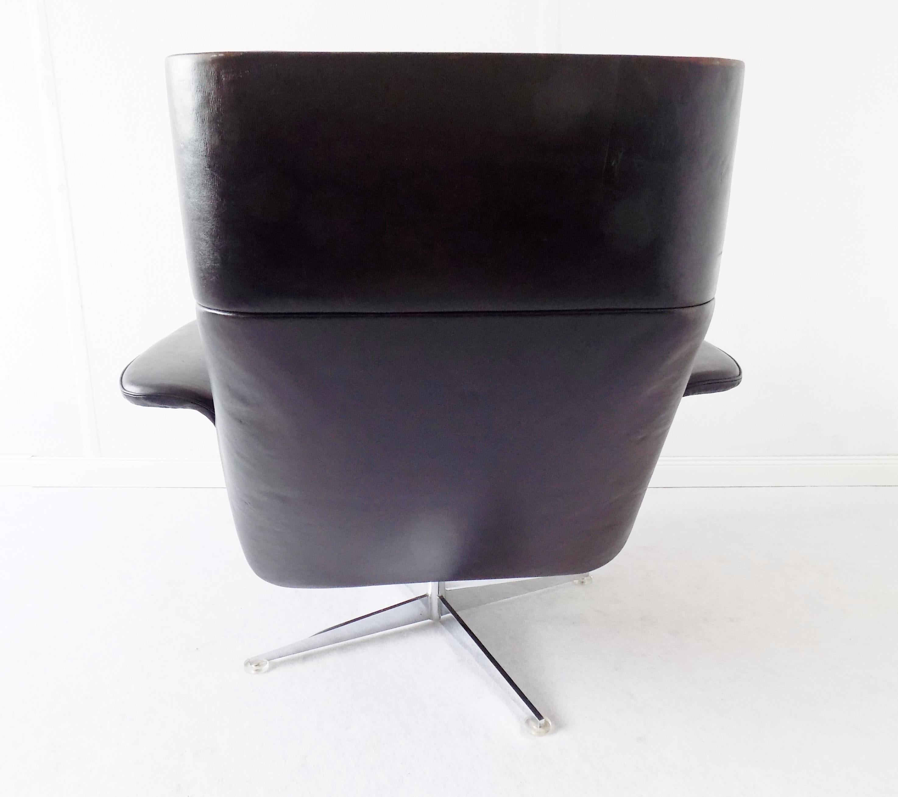 Milieu du XXe siècle Hans Kaufeld Siesta 62 avec pouf en cuir, fauteuil de salon moderne du milieu du siècle dernier en vente