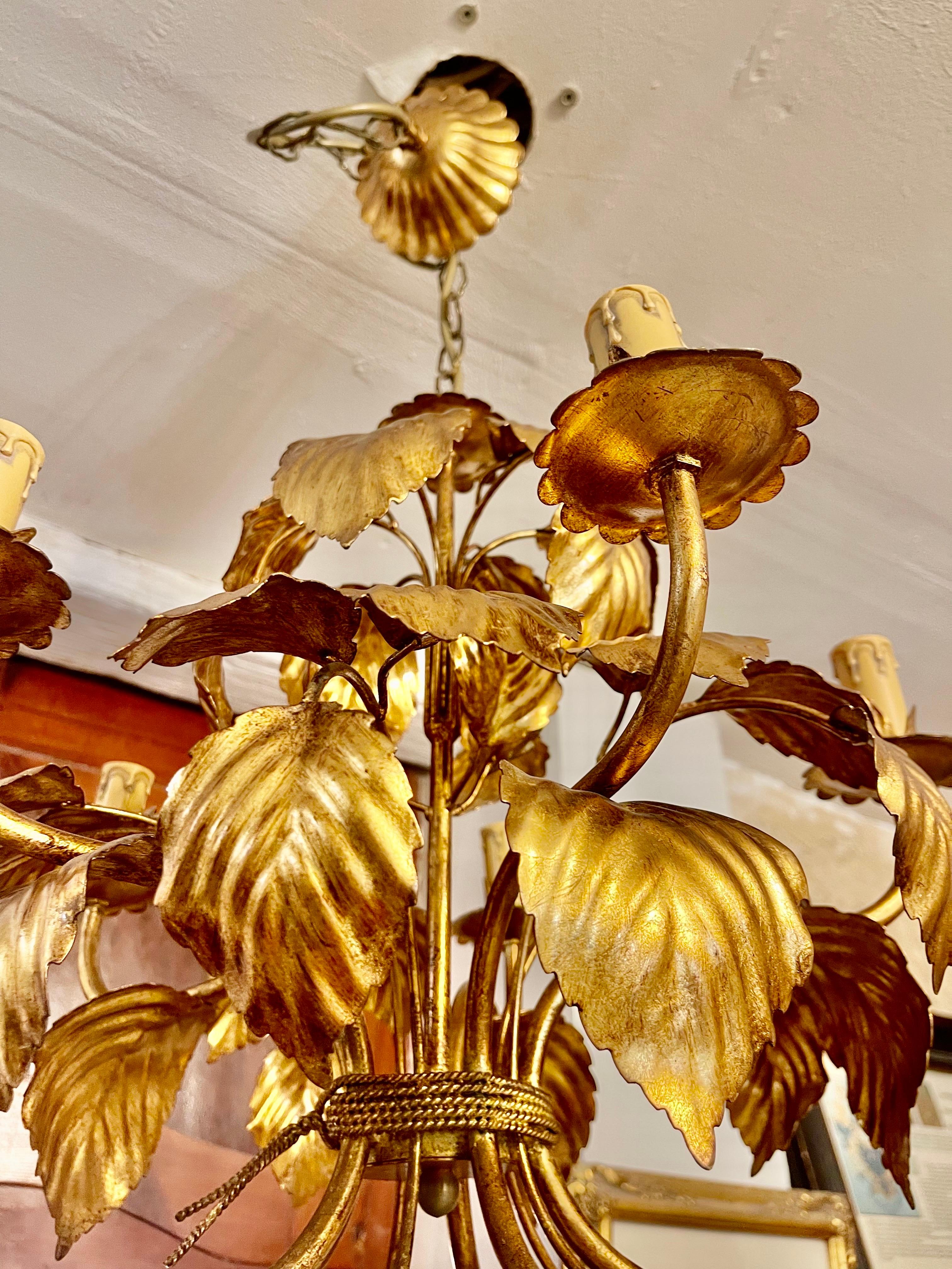 Fine XX secolo Lampadario Hans Kögl floreale dorato a 5 luci , anni '70 in vendita