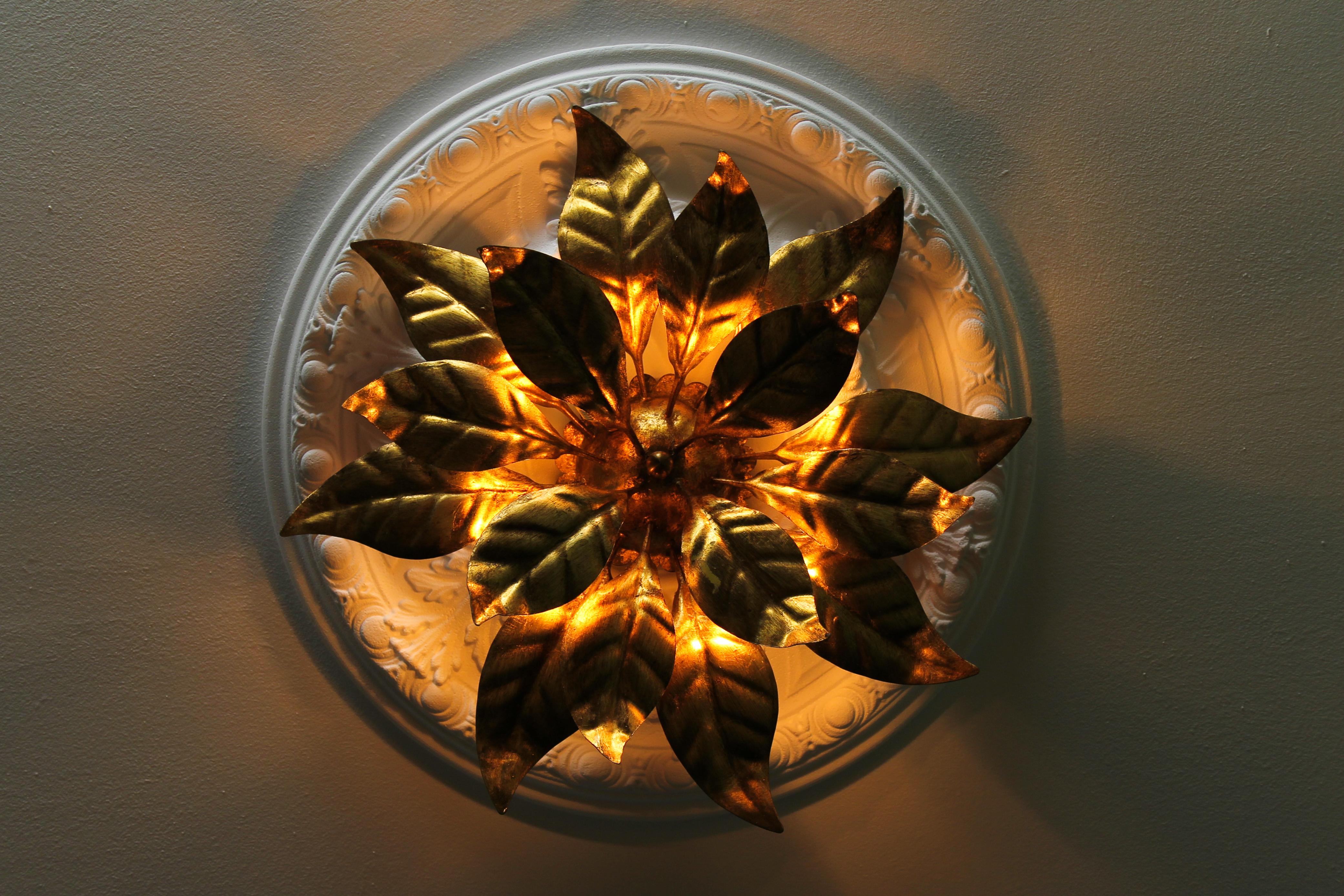 Hollywood Regency Hans Kögl Design Flower-Shaped Gilt Metal Four-Light Wall or Ceiling Lamp, 1970s For Sale