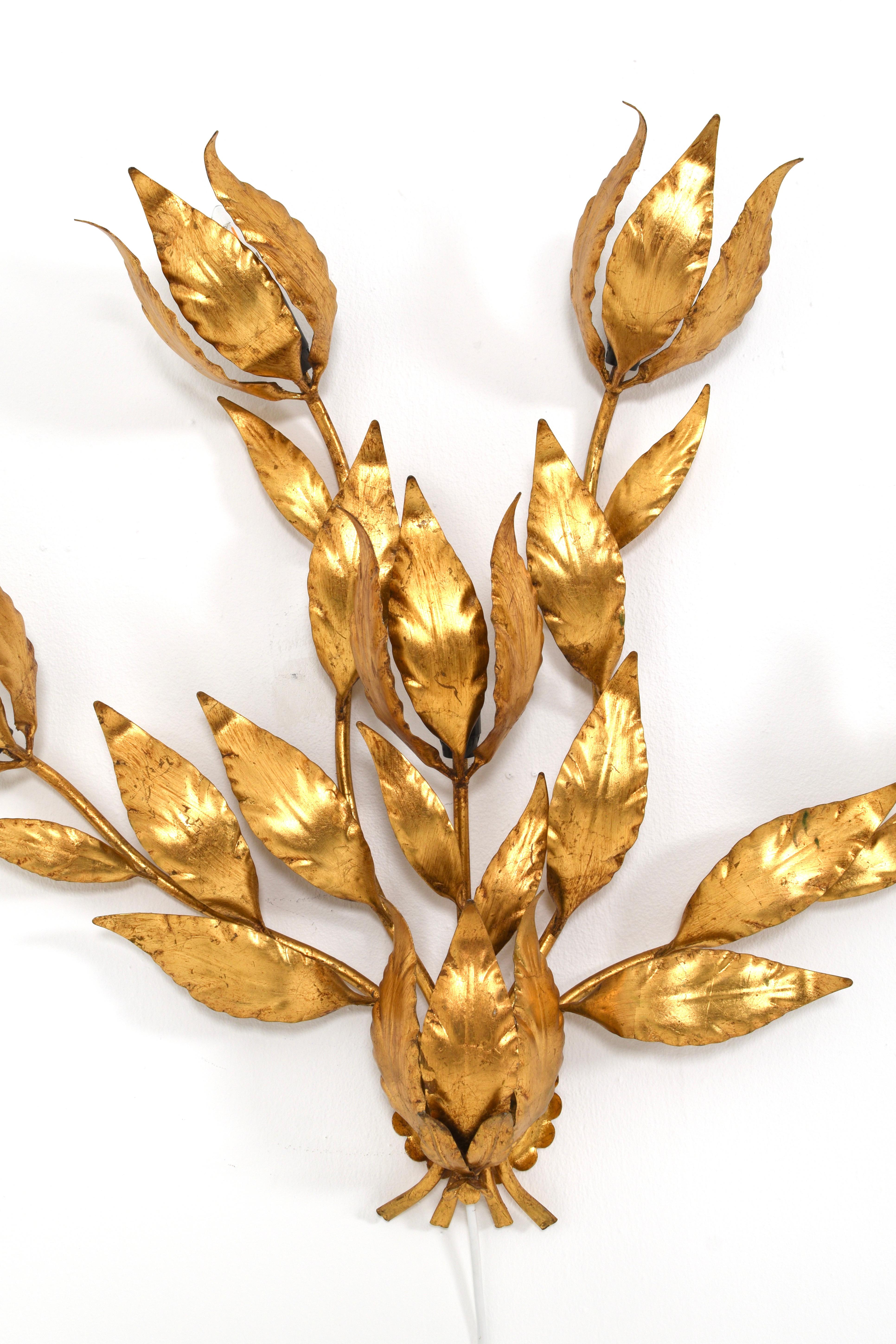 Hans Kögl Gilded Metal Floral Leaf Monumental Wall Sconce In Good Condition For Sale In Göteborg, SE