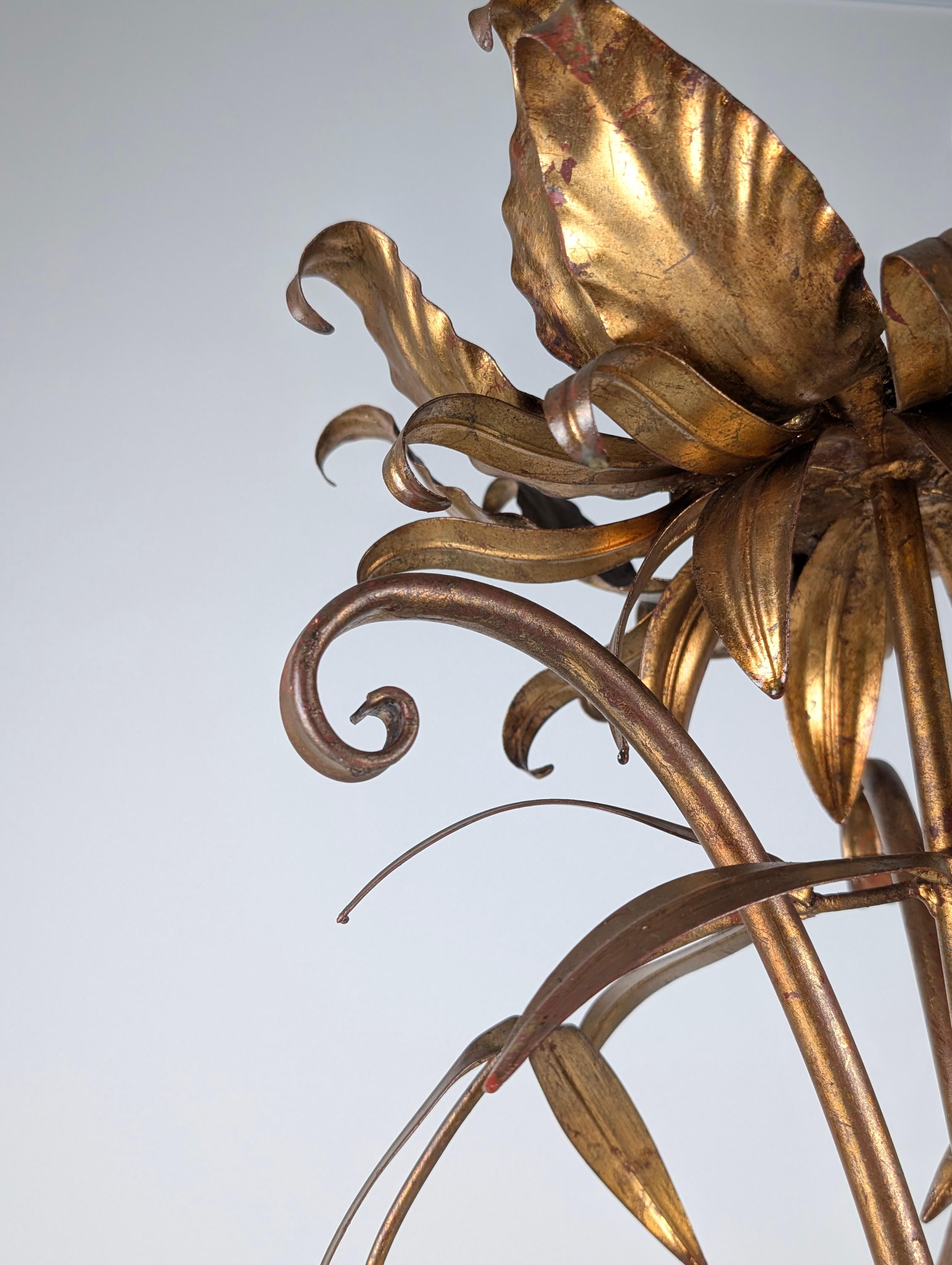 Hans Kögl Gilded Metal Planter with Leaves, Germany, 1970s Bon état - En vente à Benalmadena, ES