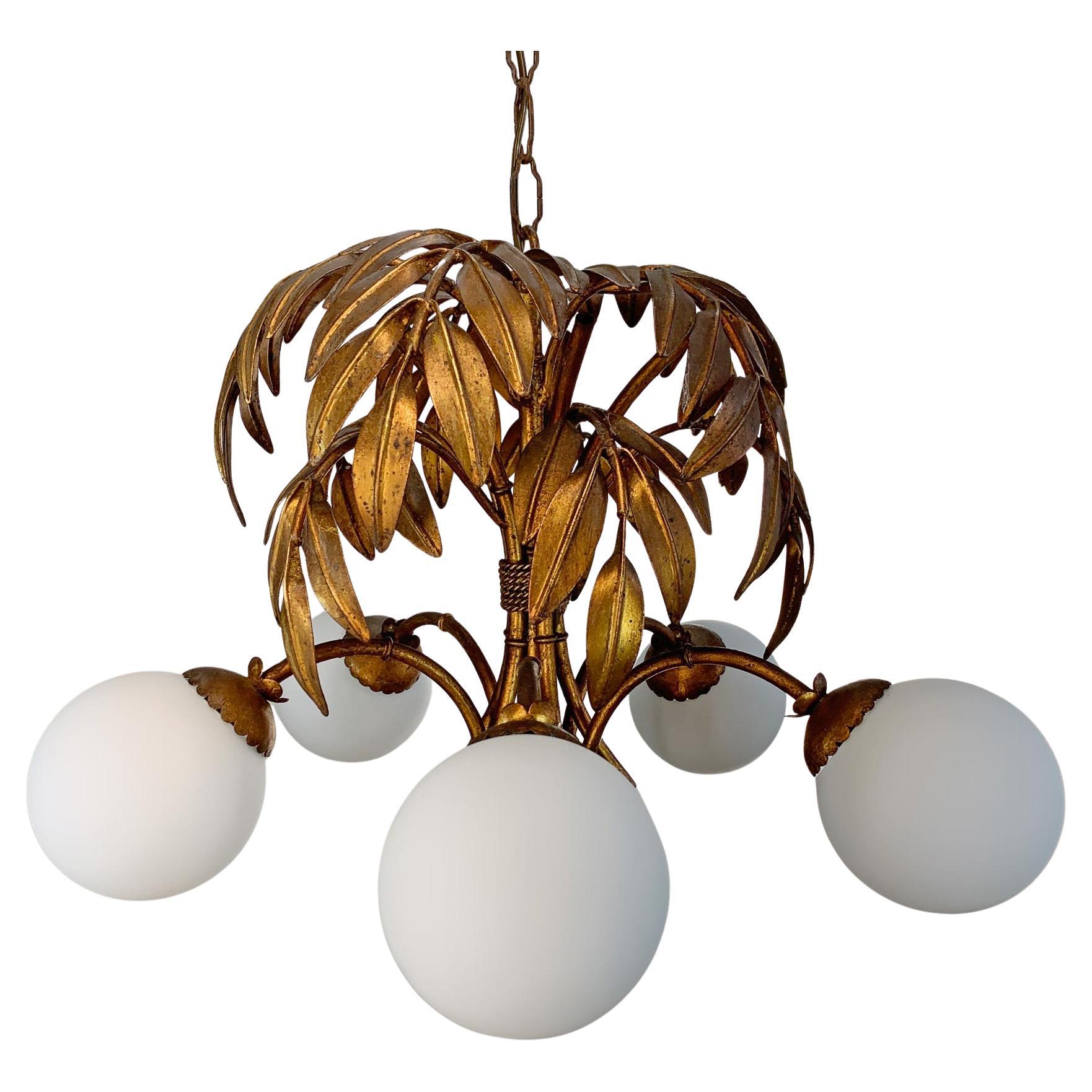 Lampadario Hans Kogl in finto bambù dorato con globi di vetro in vendita