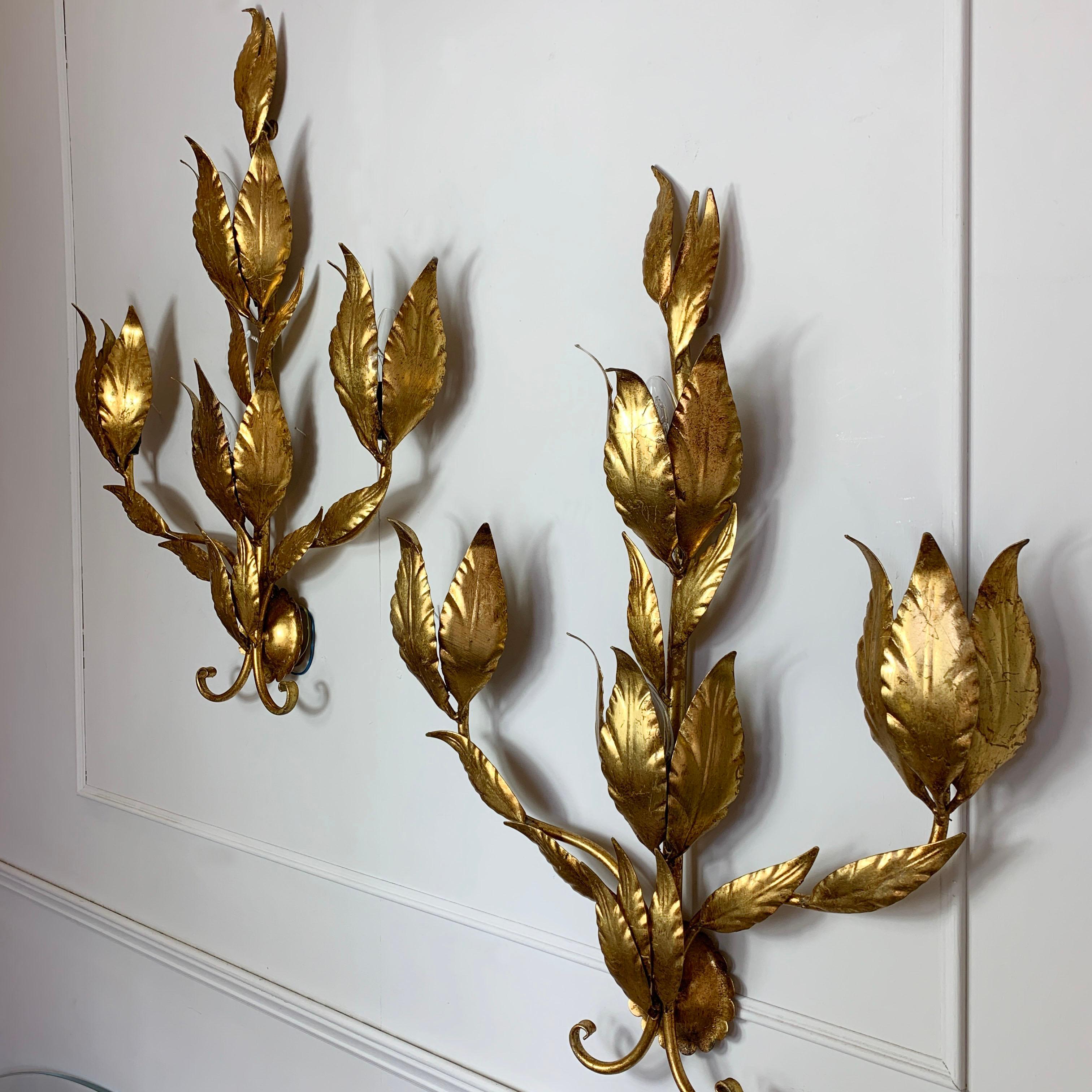 Hans Kogl Gold Leaf Wall Sconces 1970's Moderno de mediados de siglo en venta