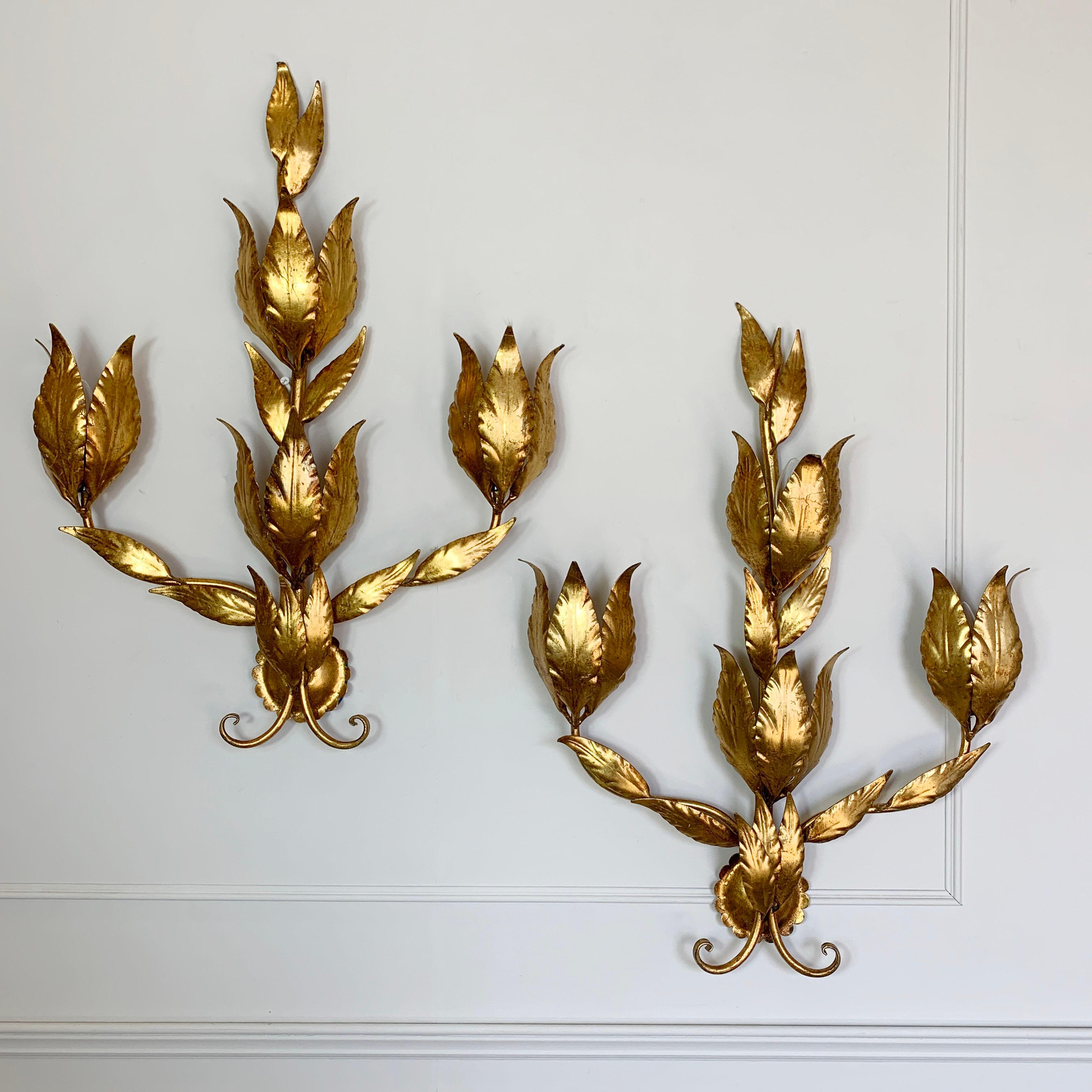 Hans Kogl Gold Leaf Wall Sconces 1970's en Bueno estado para la venta en Hastings, GB