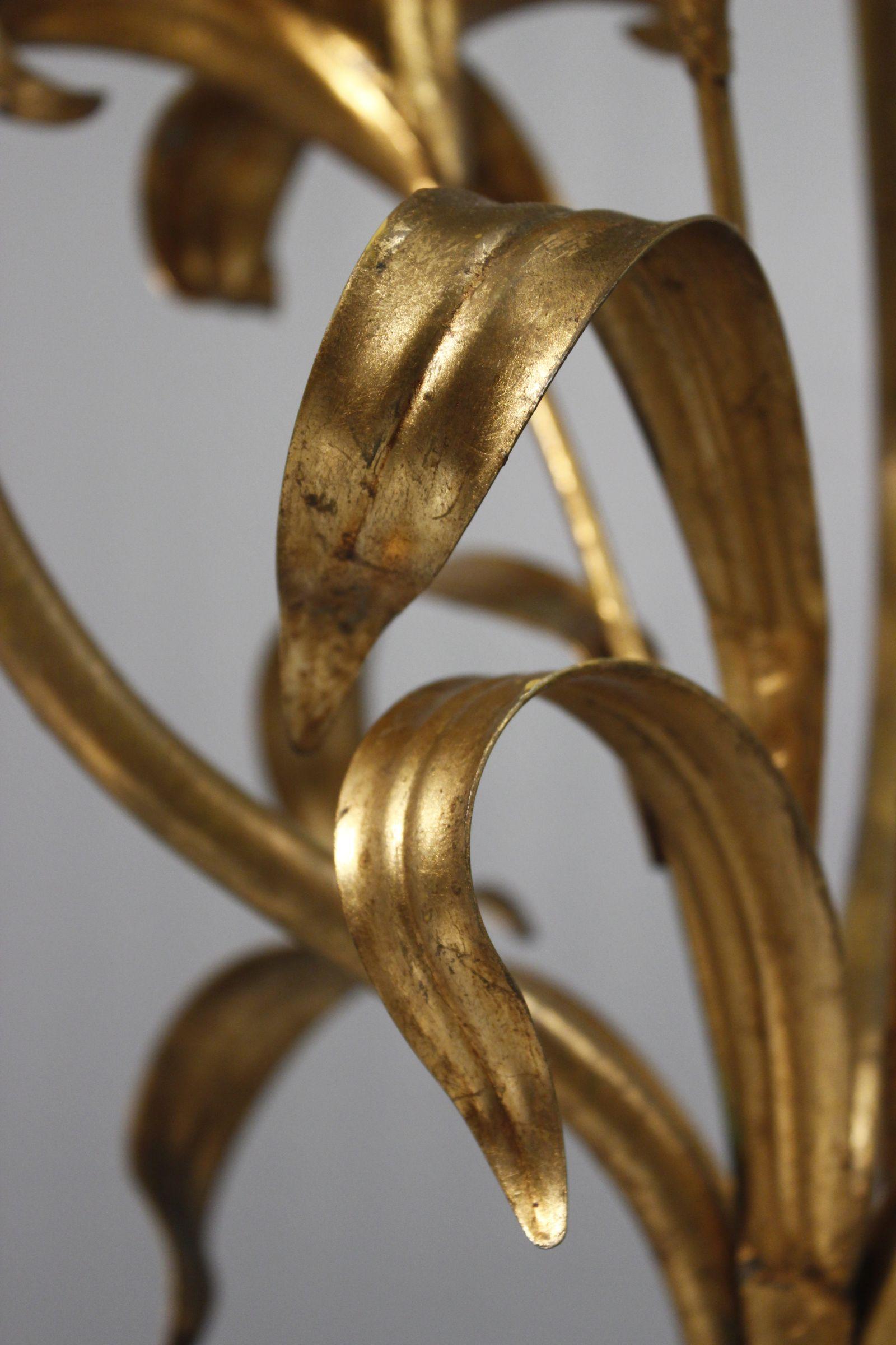 Table d'appoint post-moderne The Lilly en métal et verre, 1970 en vente 2