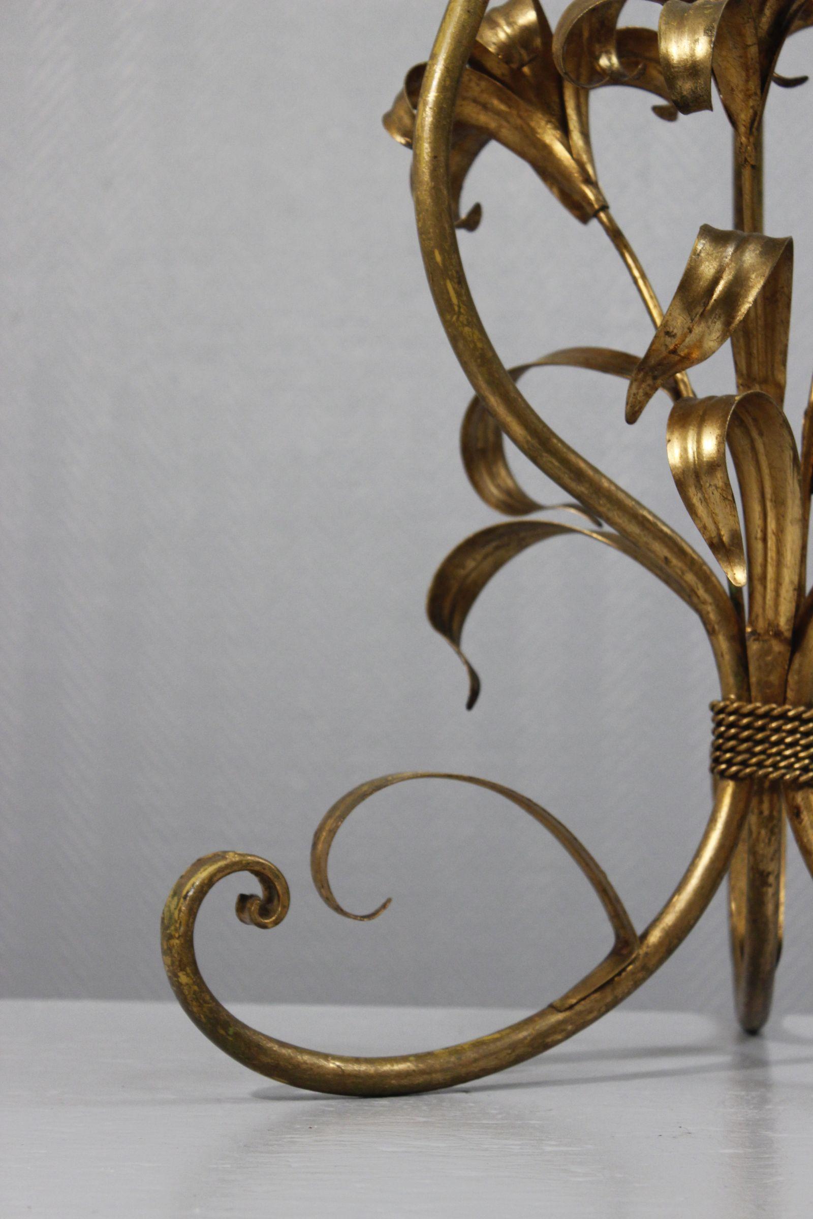 Table d'appoint post-moderne The Lilly en métal et verre, 1970 Bon état - En vente à STRASBOURG, FR