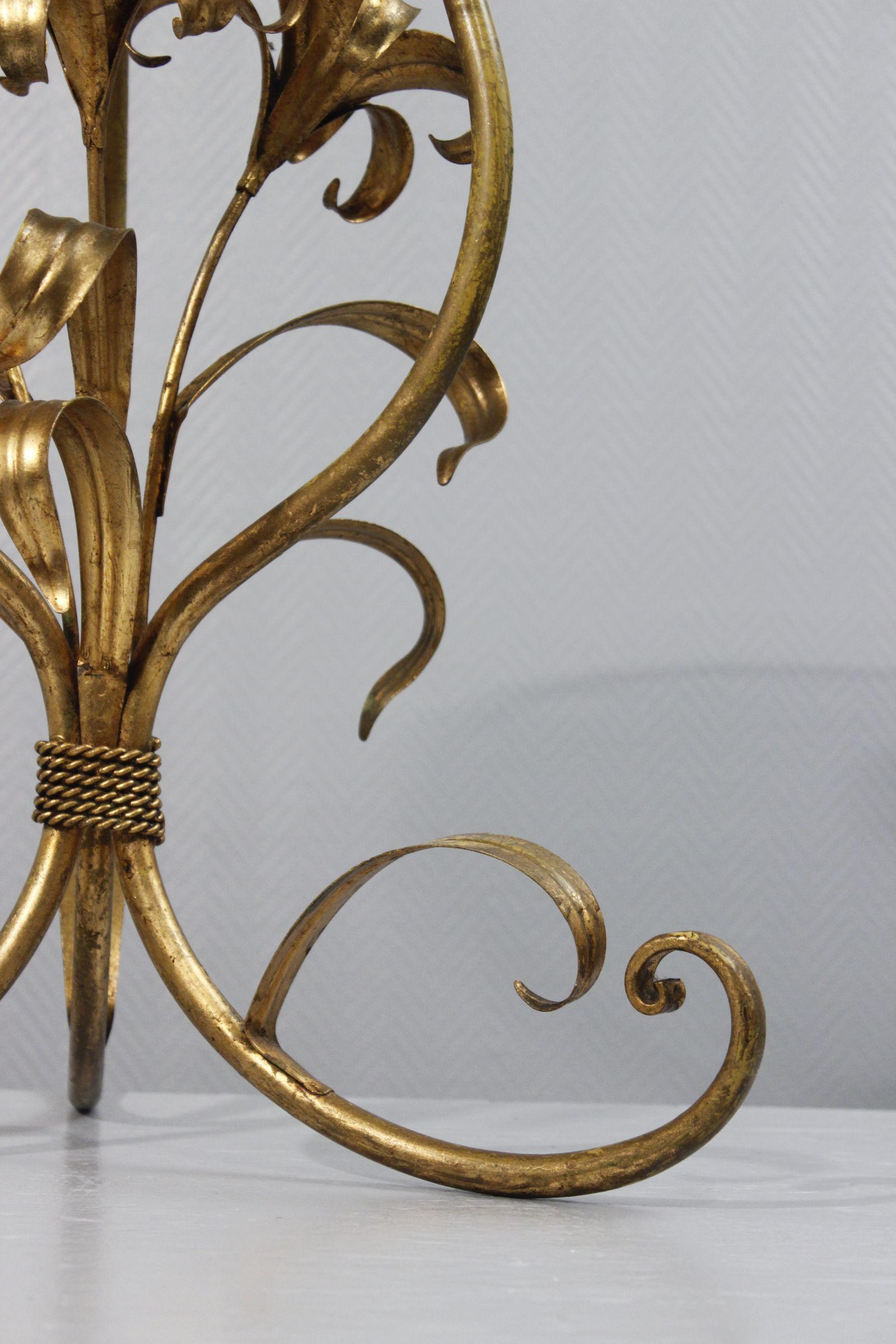 Fin du 20e siècle Table d'appoint post-moderne The Lilly en métal et verre, 1970 en vente