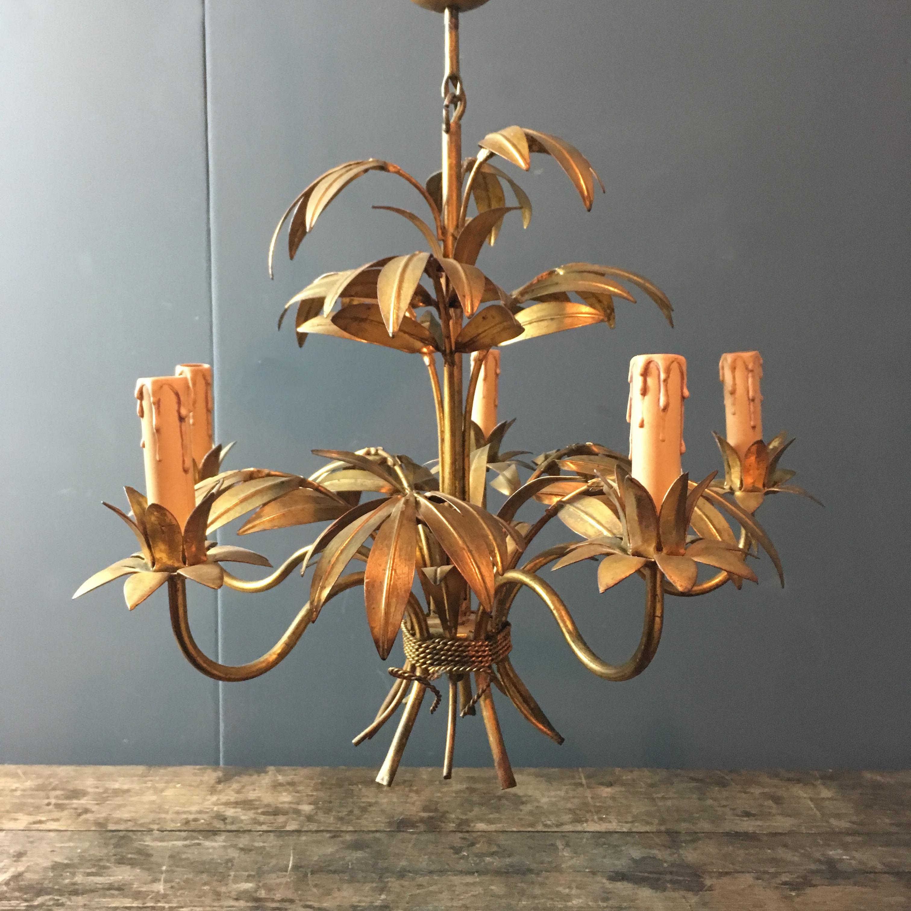 Hans Kögl Palm Leaf Chandelier, 1970s In Good Condition In Hastings, GB