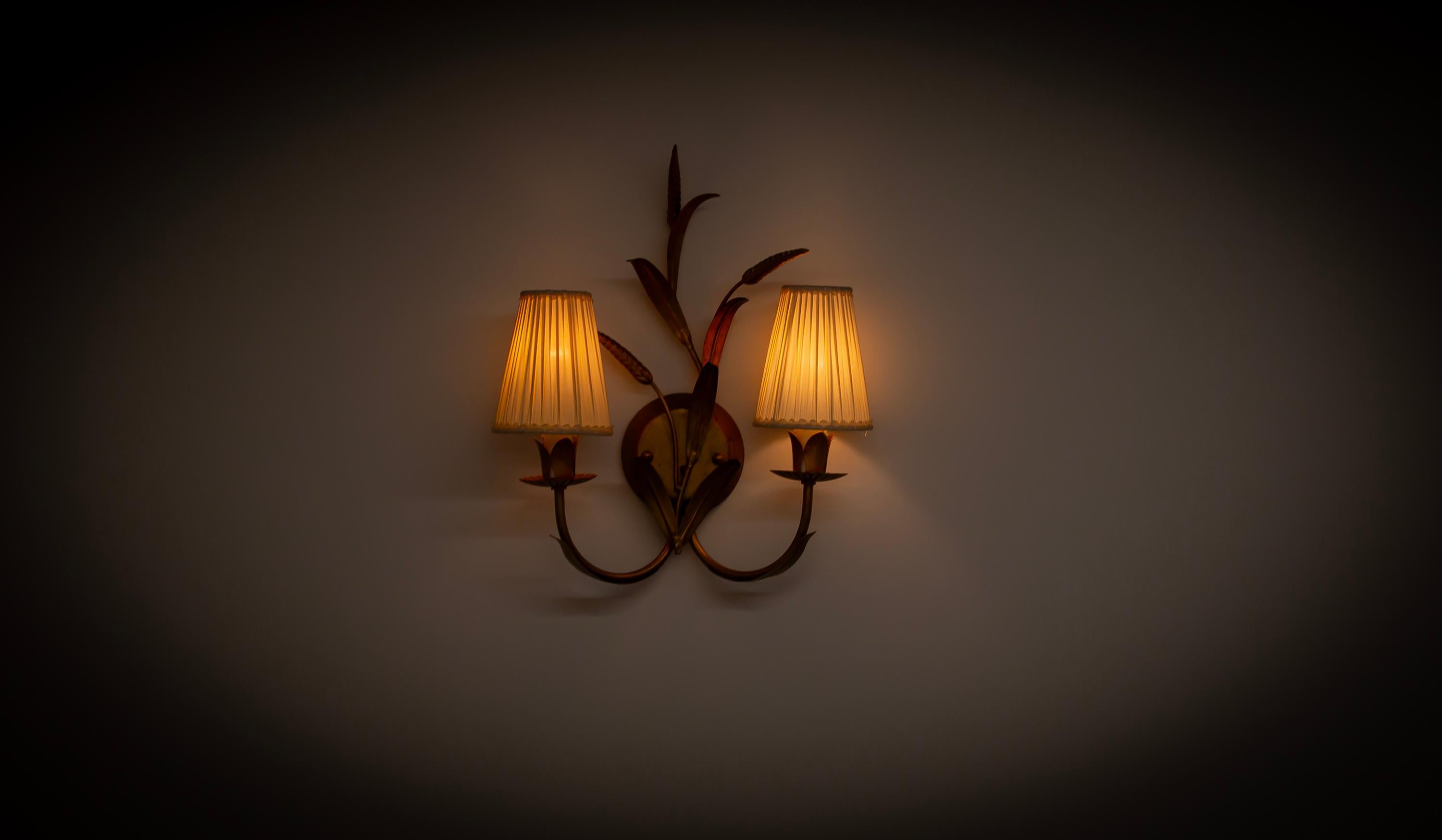 Hans Kögl Regency Gilt Metal Wall Light, Maison Jansen finales del siglo XX en venta