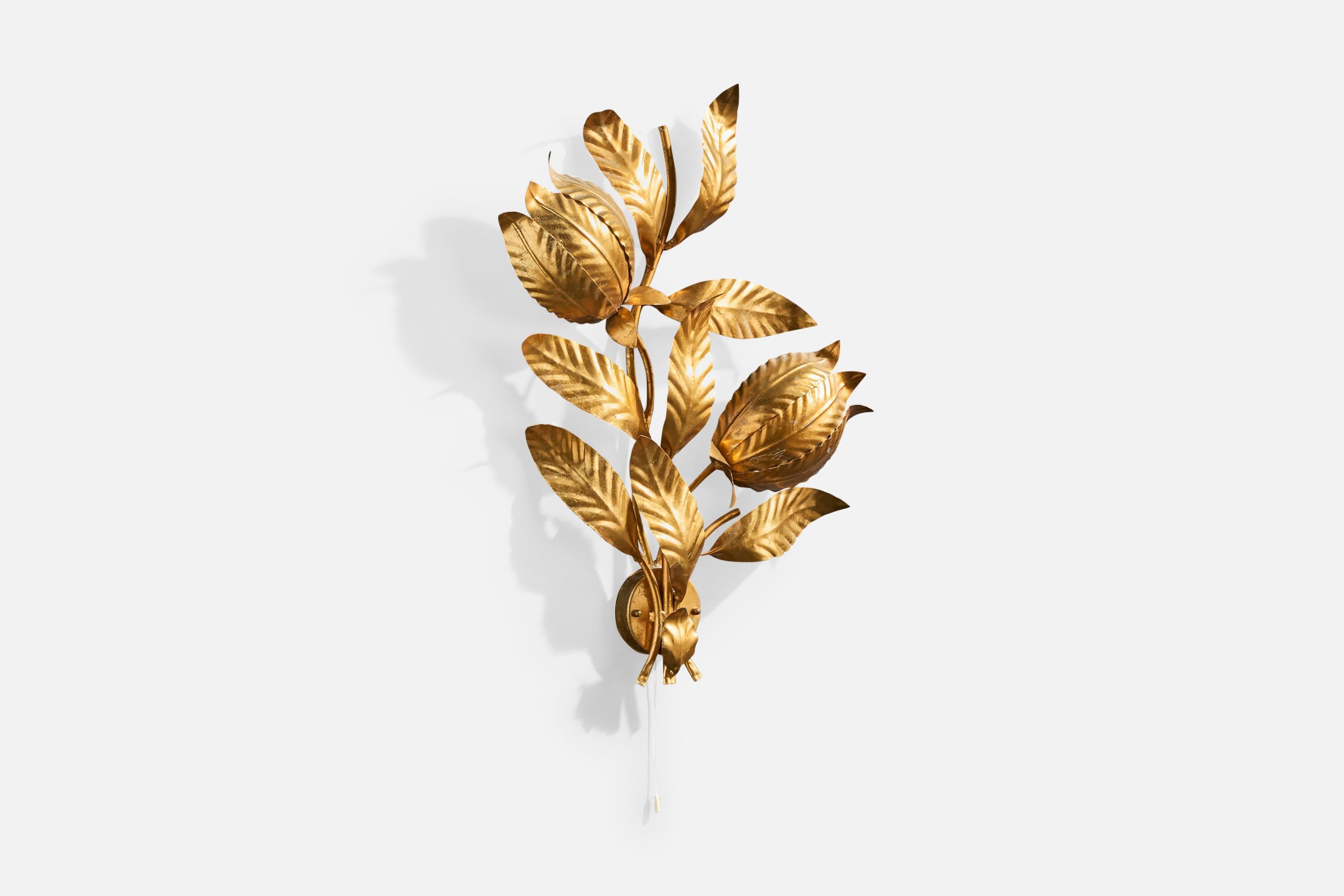 Aplique grande de metal pintado en oro, diseñado y fabricado por Hans Kögl, Alemania, c. 1970.

Dimensiones totales (pulgadas): 27,25